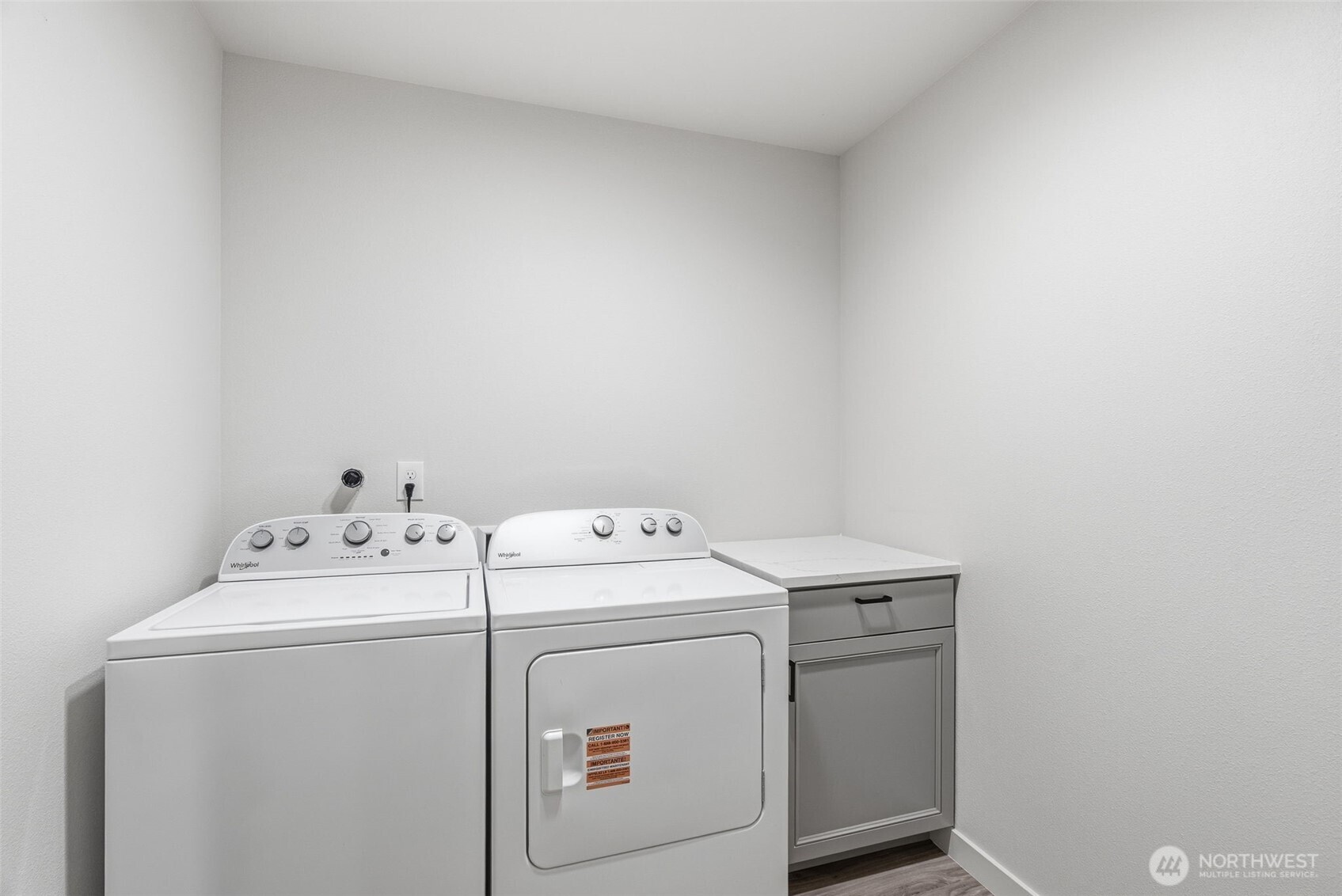 210 Glengate Street Property Photo 22