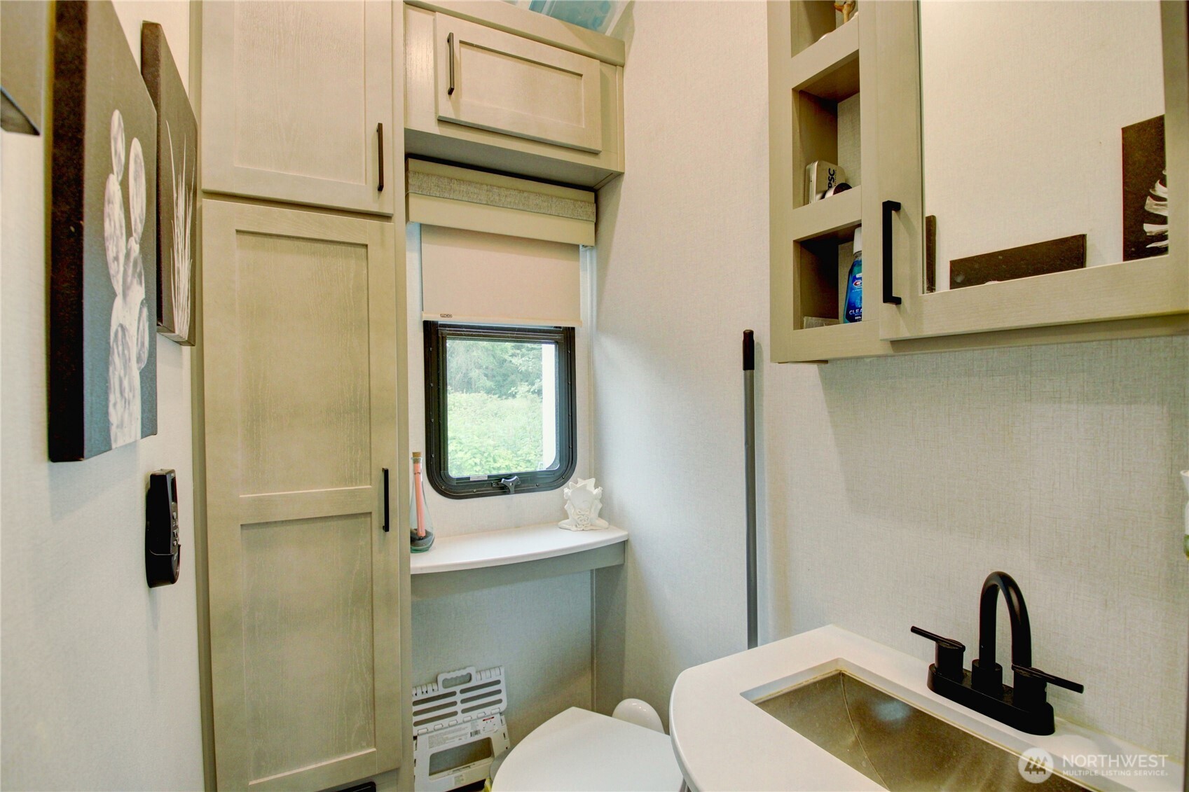 2999 Heller Road Property Photo 21