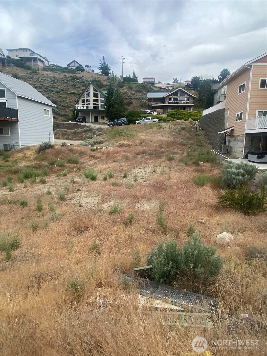 275 W Beach Drive Property Photo 1