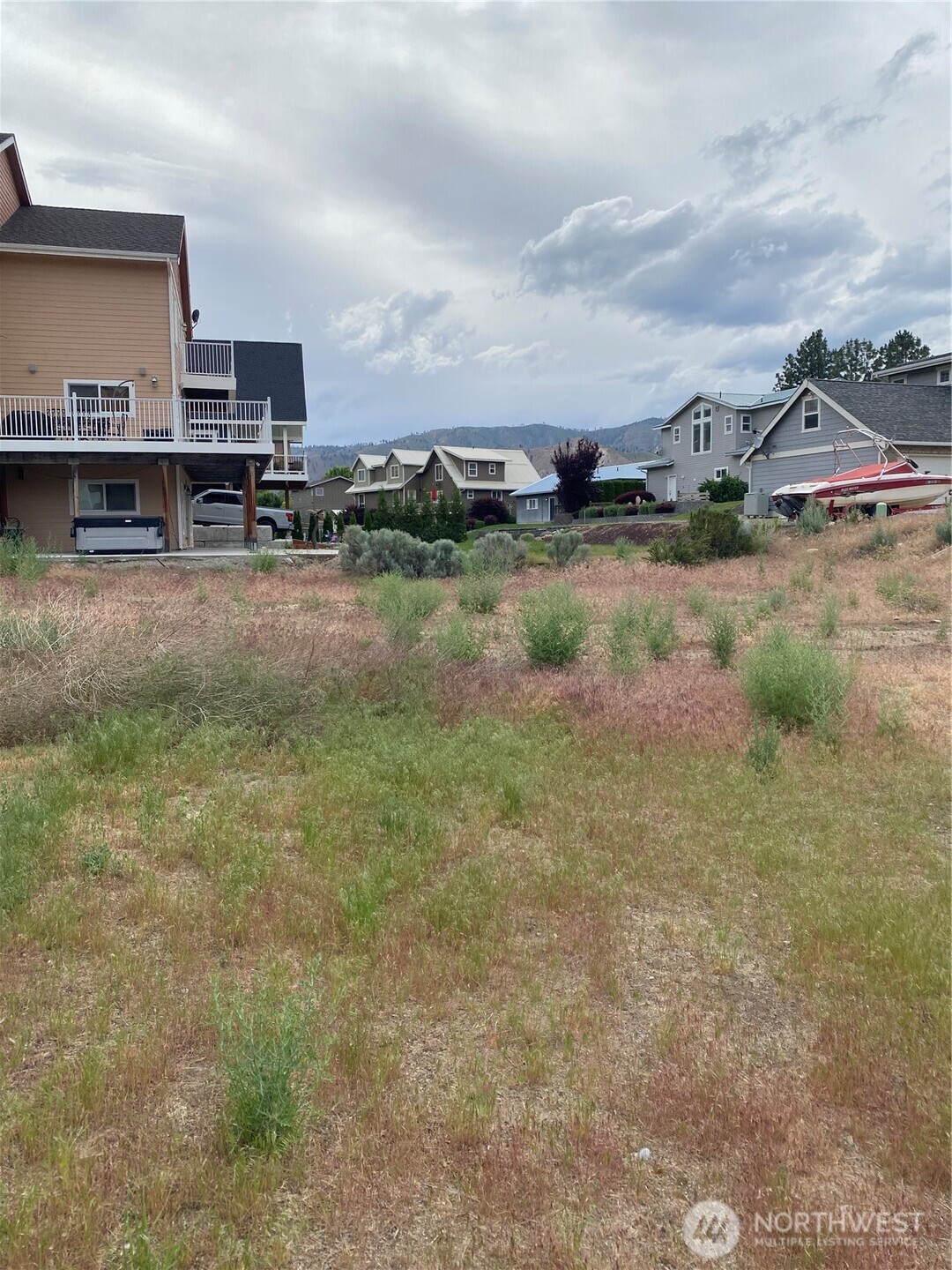 275 W Beach Drive Property Photo 4