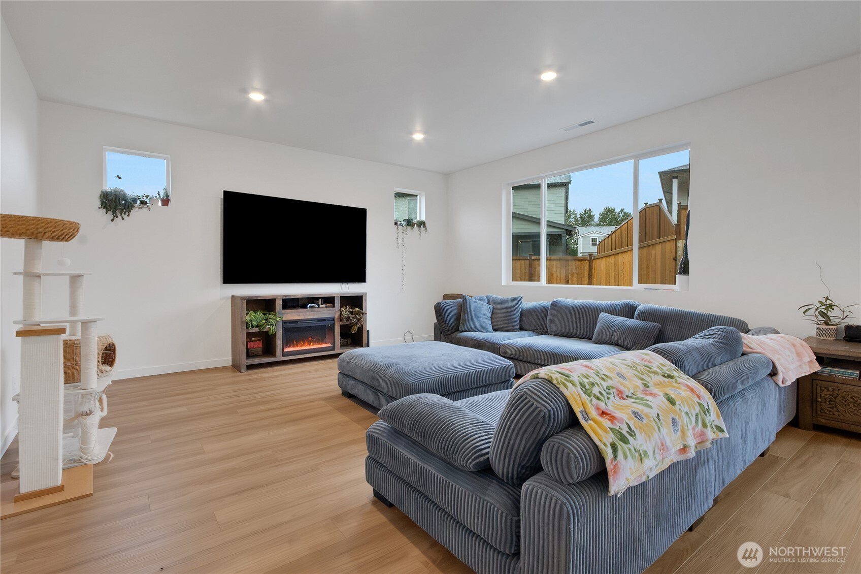 13411 Liberty Place Property Photo 6