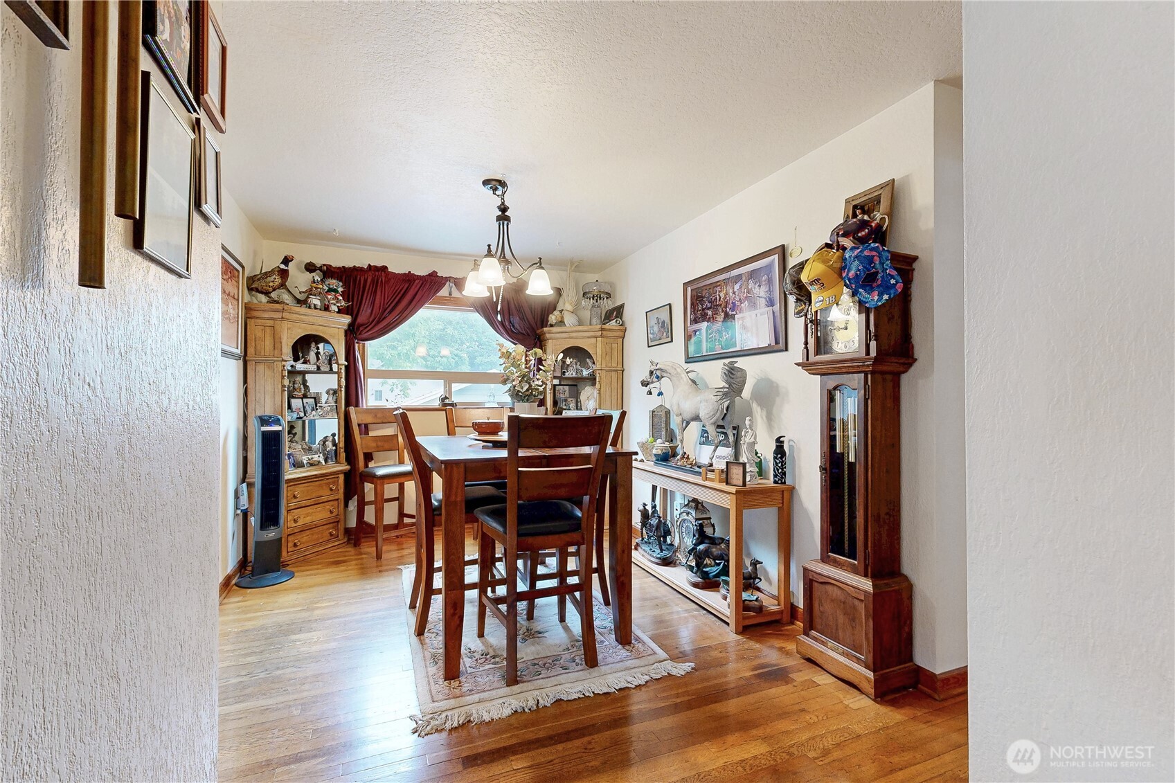 558 Juniper Street Property Photo 7