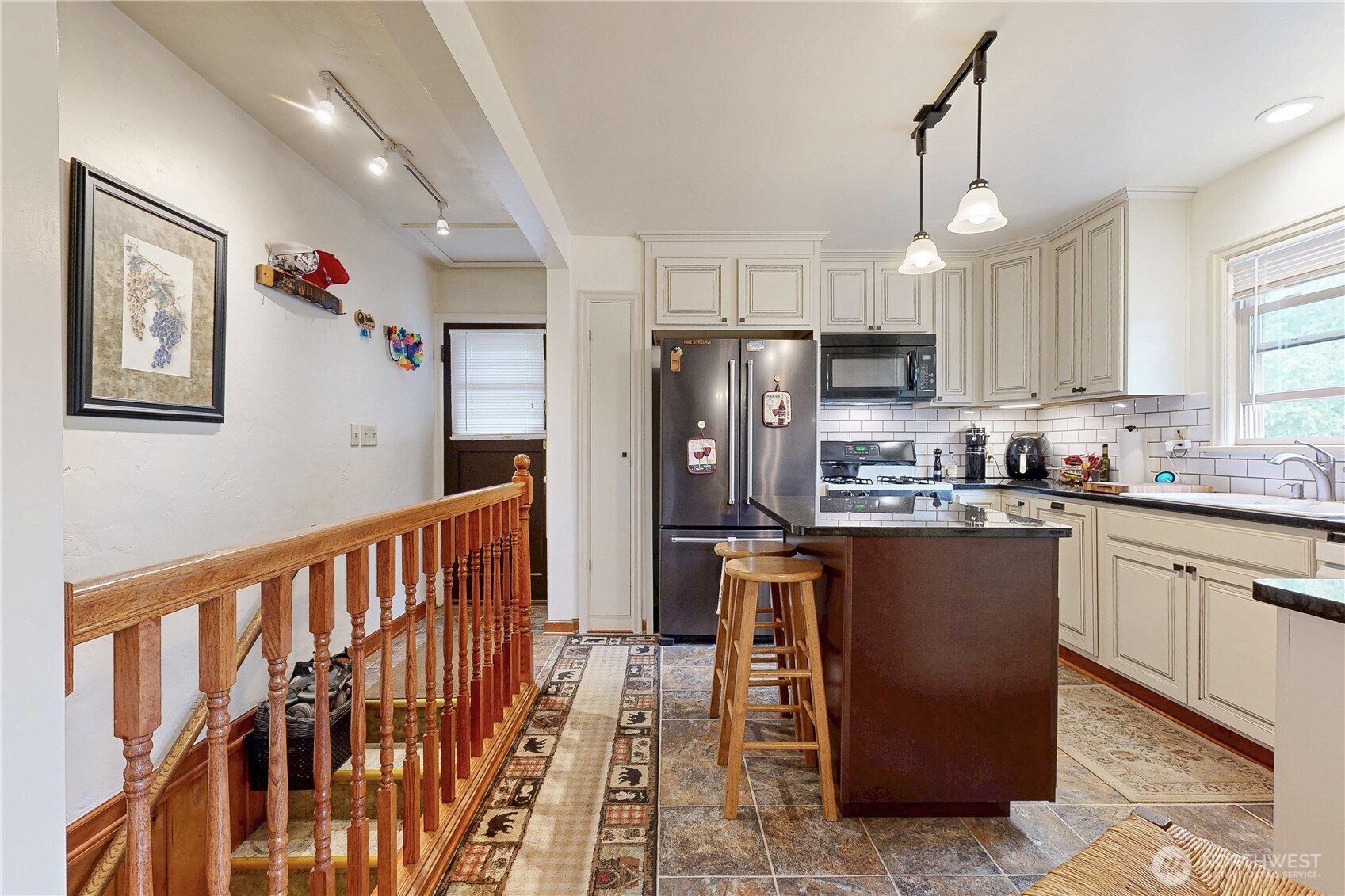 558 Juniper Street Property Photo 10