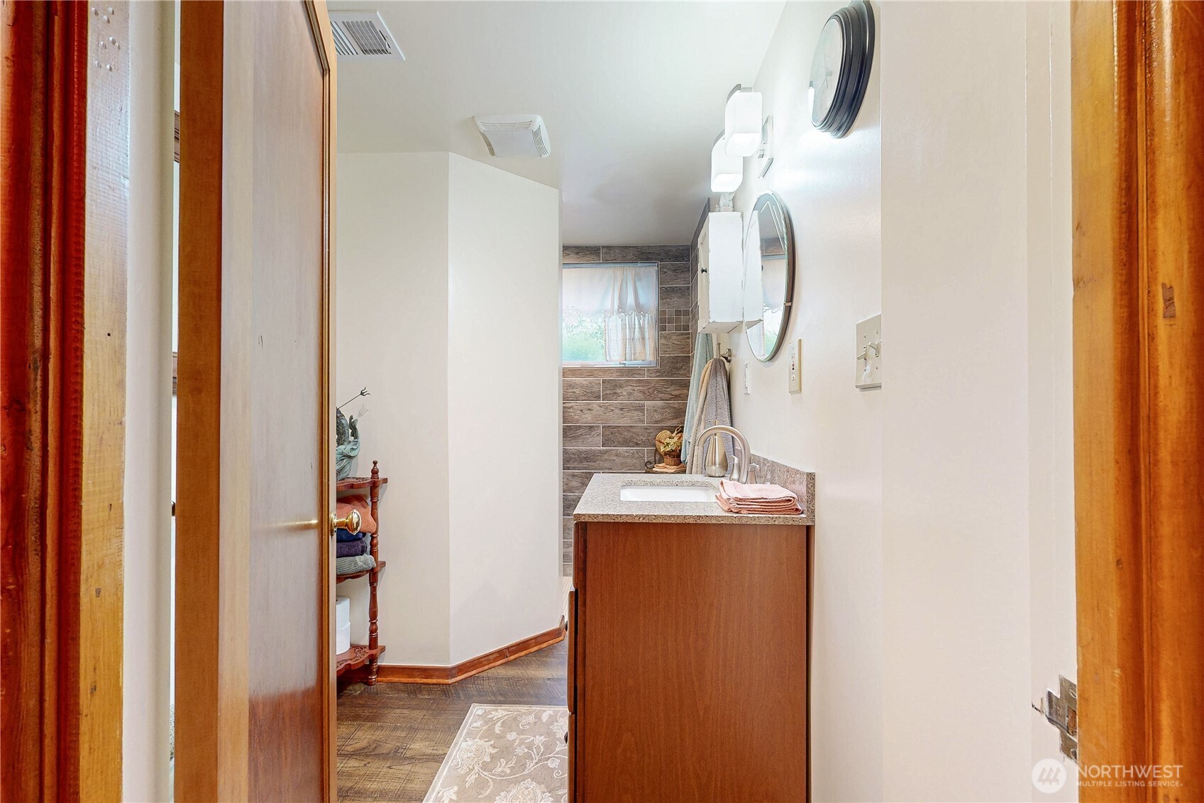 558 Juniper Street Property Photo 28