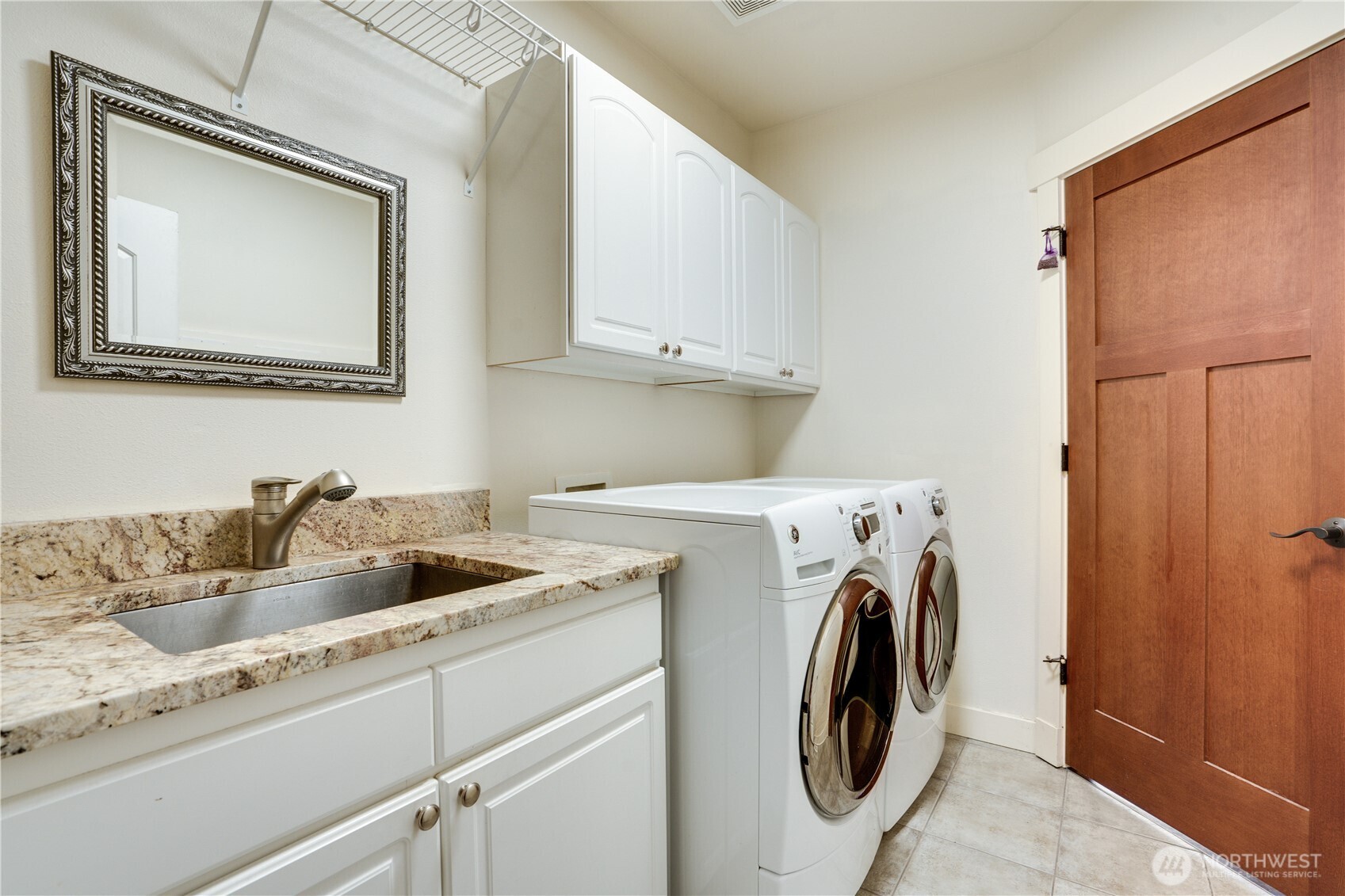5332 N Commercial Street Property Photo 21
