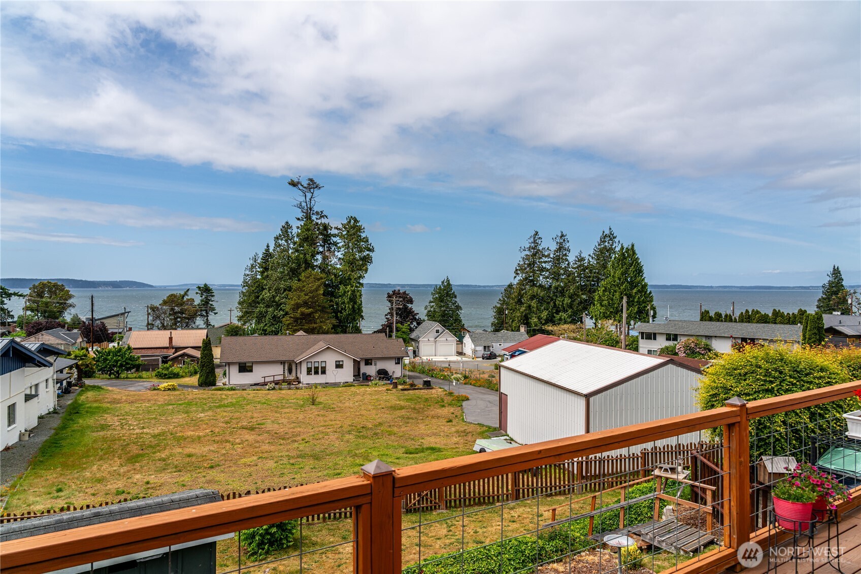 243 Henning Drive Property Photo 2