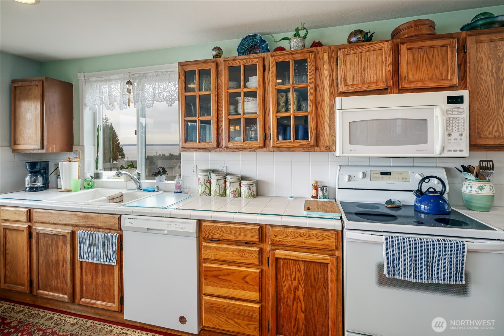 243 Henning Drive Property Photo 14