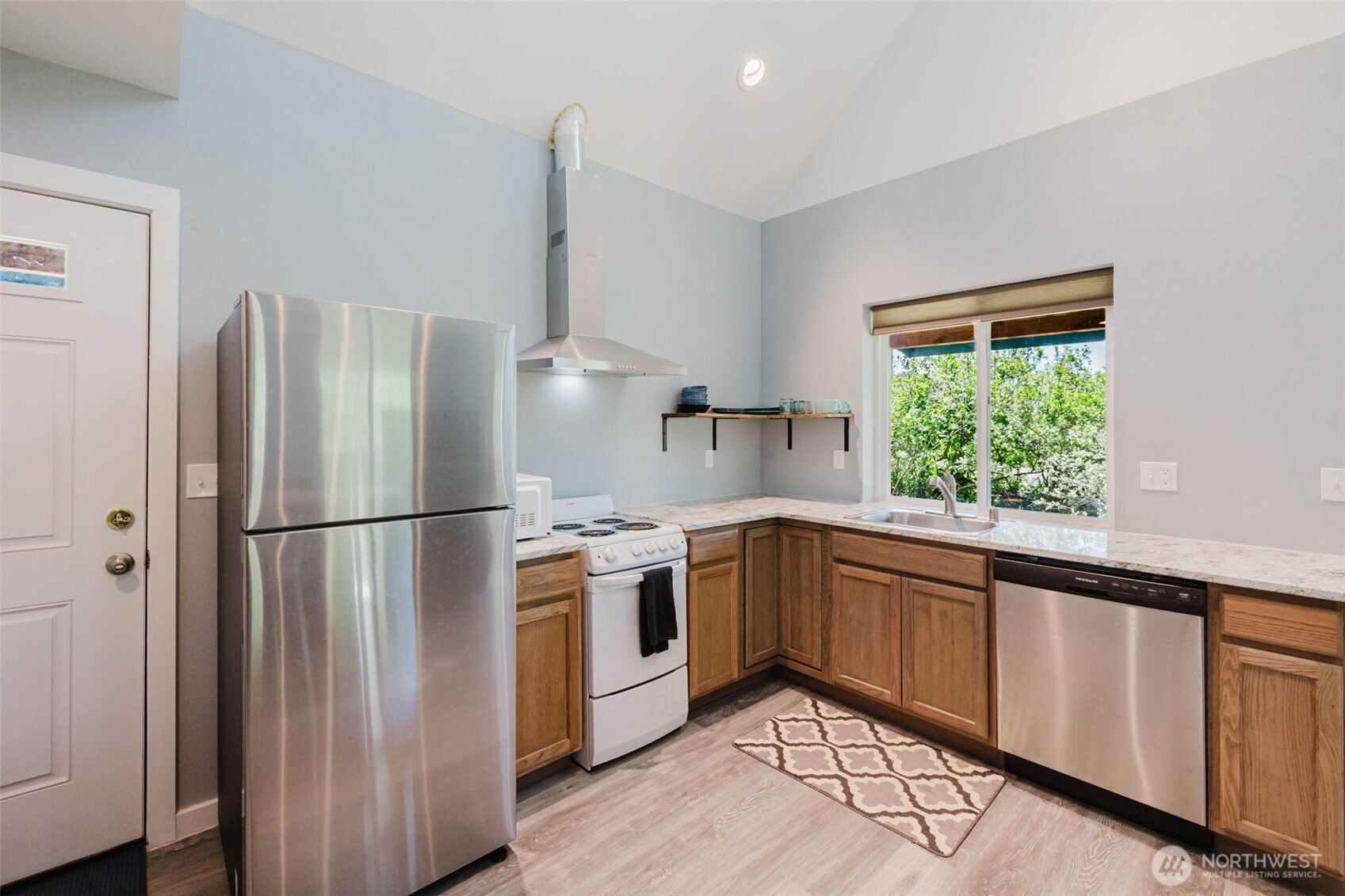 814 Shark Court Property Photo 6