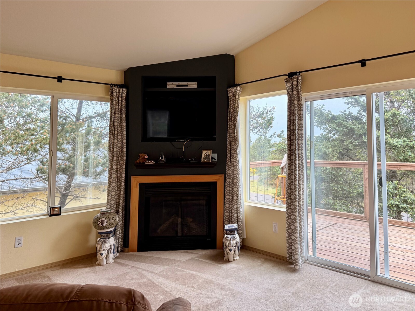 459 S Bel Air Loop Property Photo 5
