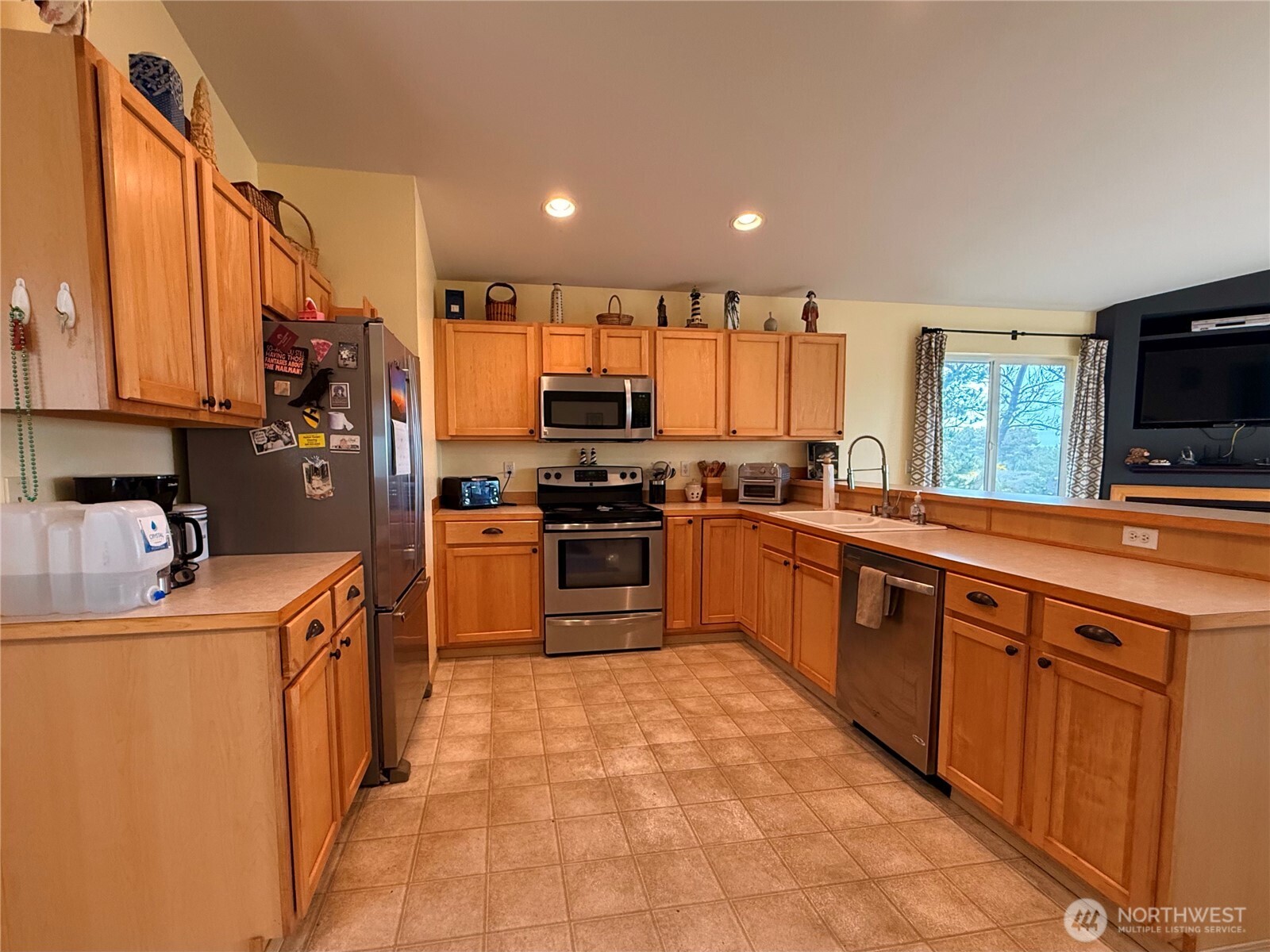 459 S Bel Air Loop Property Photo 7