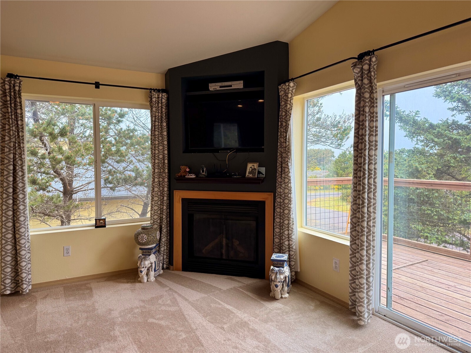 459 S Bel Air Loop Property Photo 9