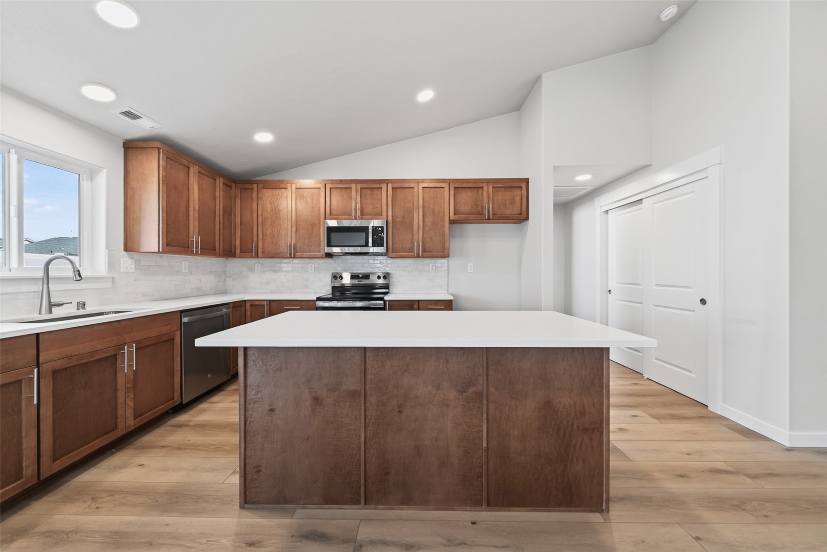 212 N Paxson Drive Property Photo 3
