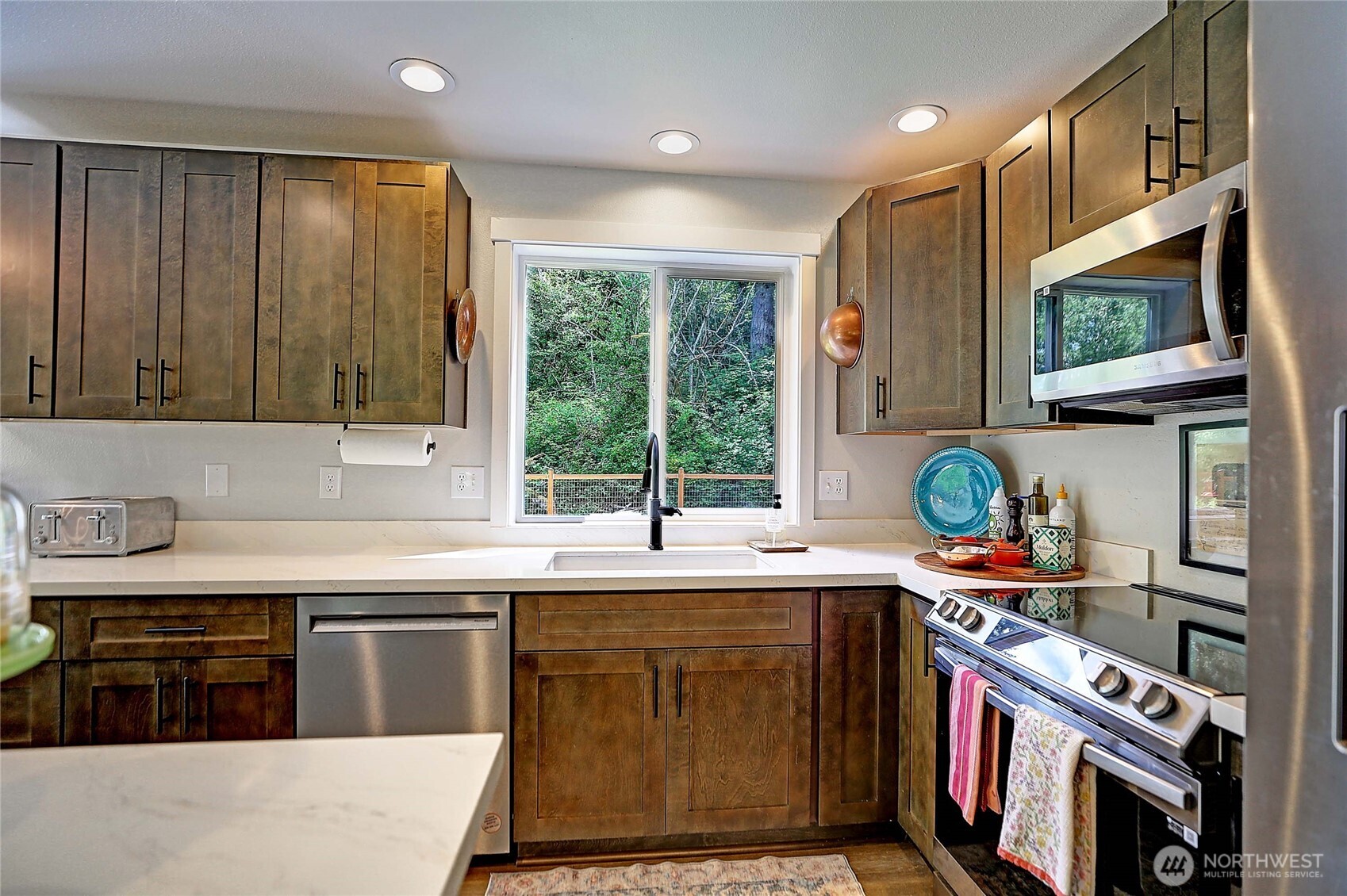 4433 Village Road Property Photo 11
