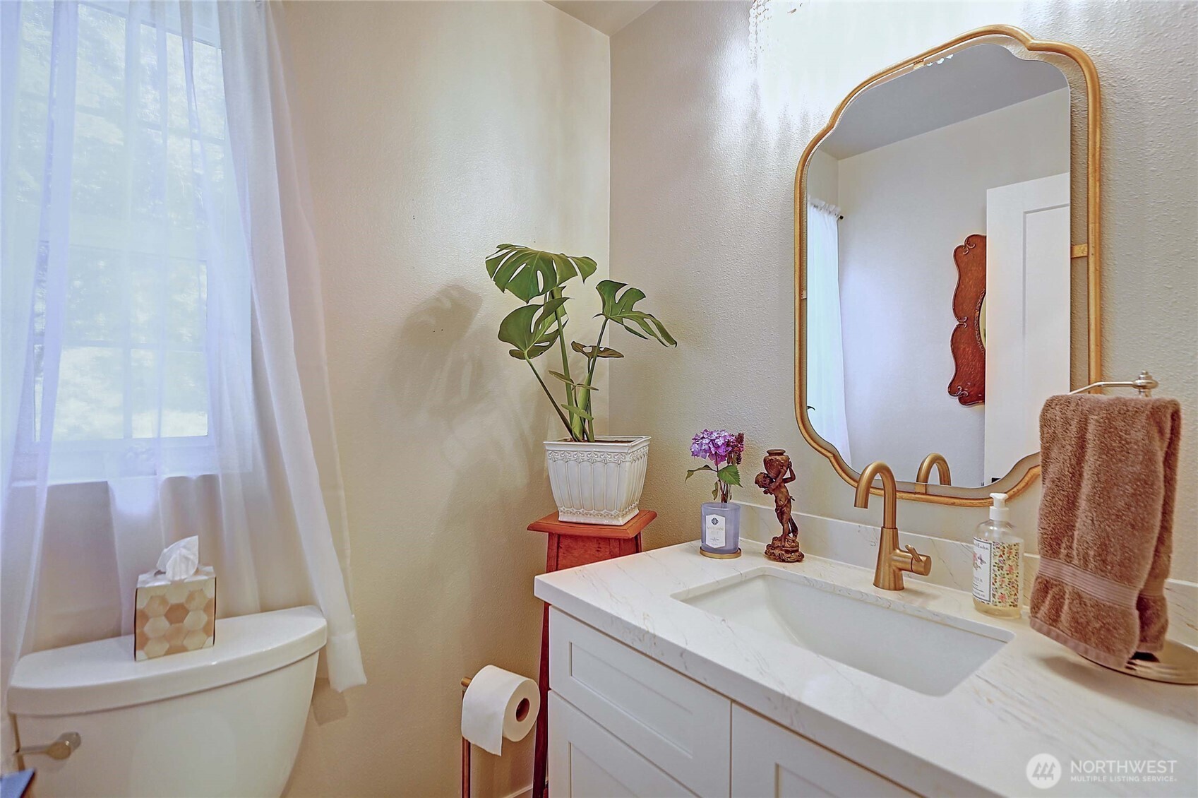 4433 Village Road Property Photo 14