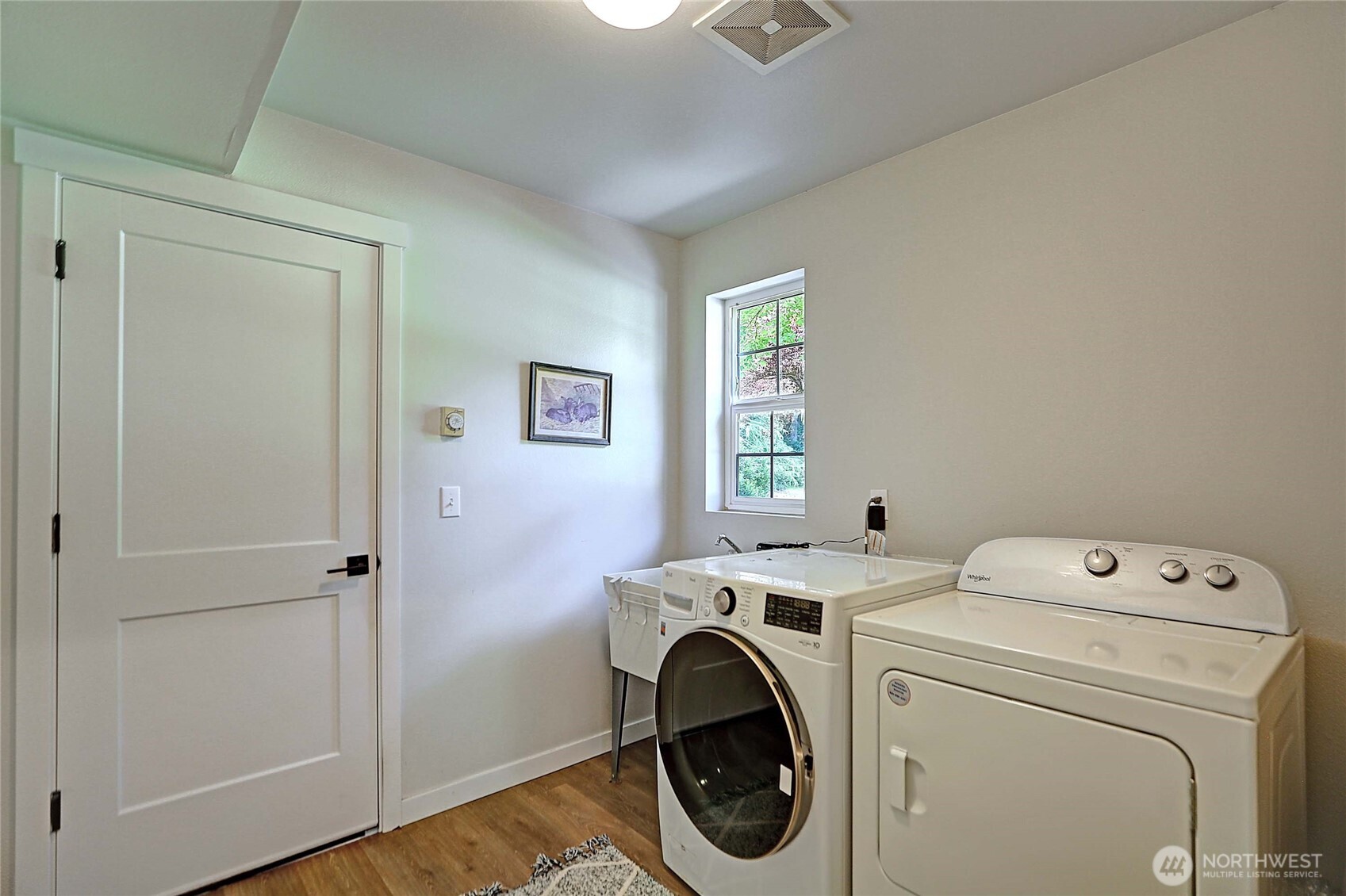 4433 Village Road Property Photo 15