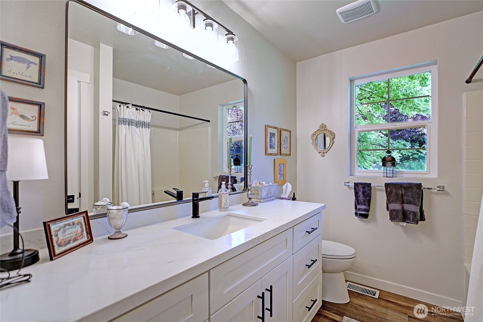 4433 Village Road Property Photo 23