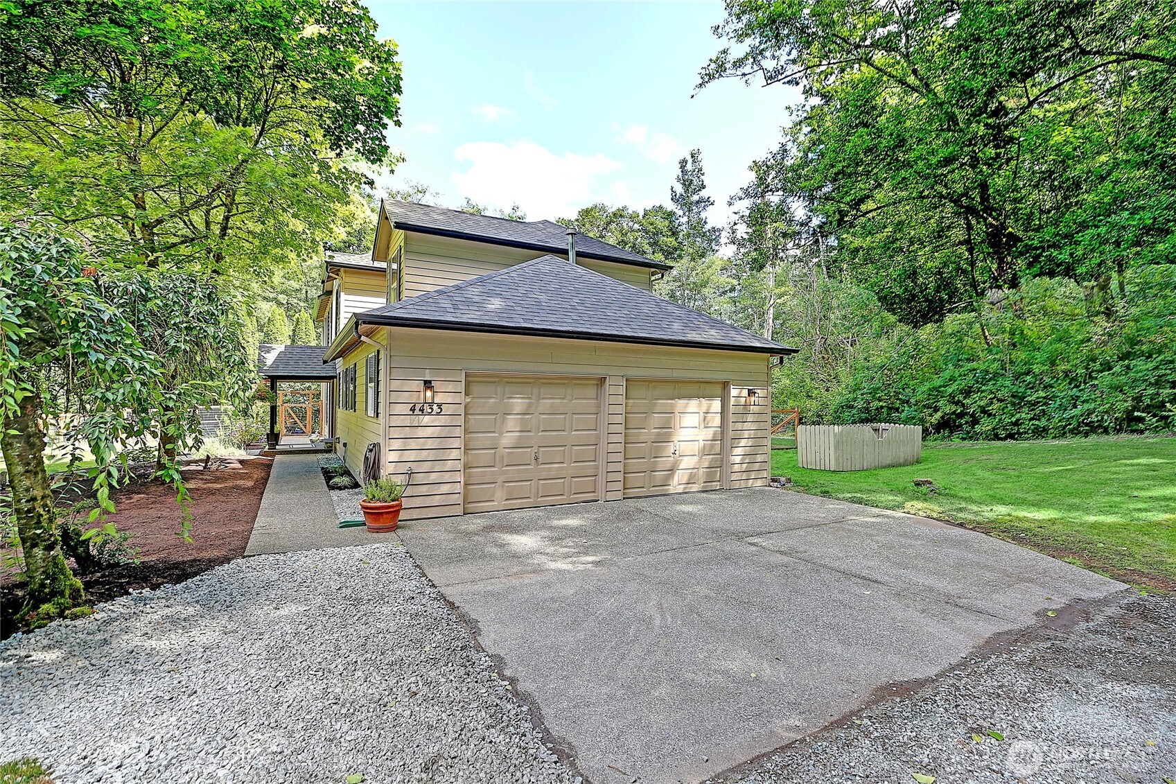 4433 Village Road Property Photo 26