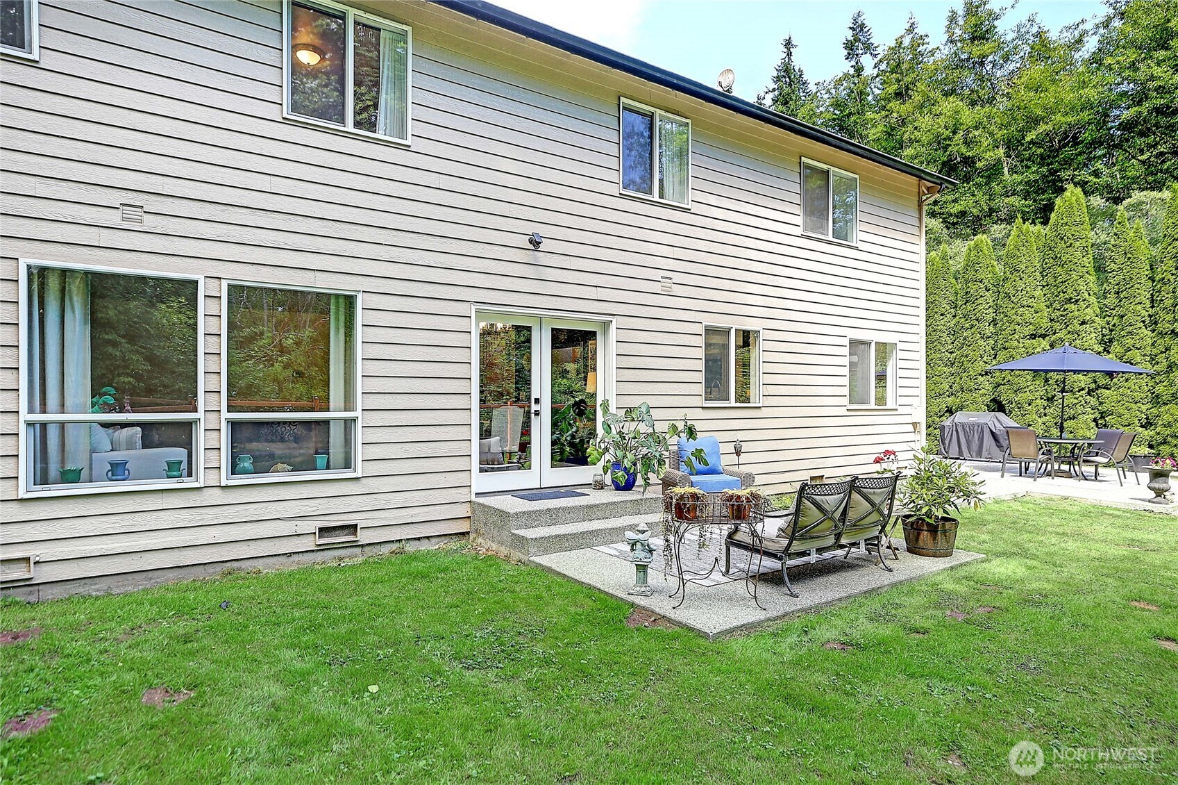 4433 Village Road Property Photo 29