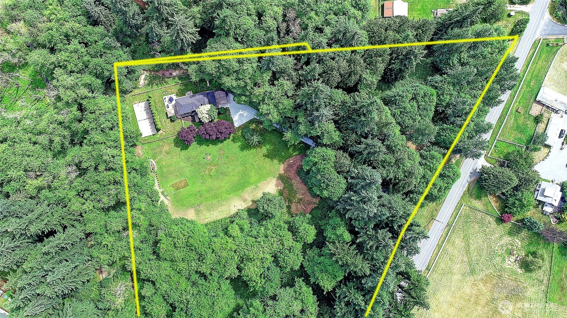 4433 Village Road Property Photo 33
