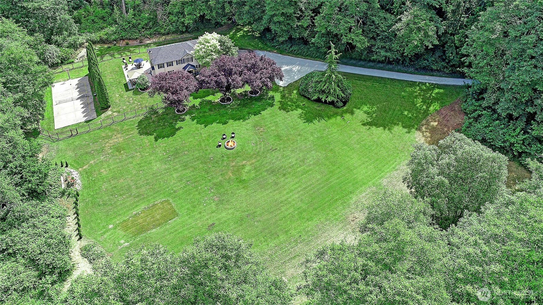 4433 Village Road Property Photo 34