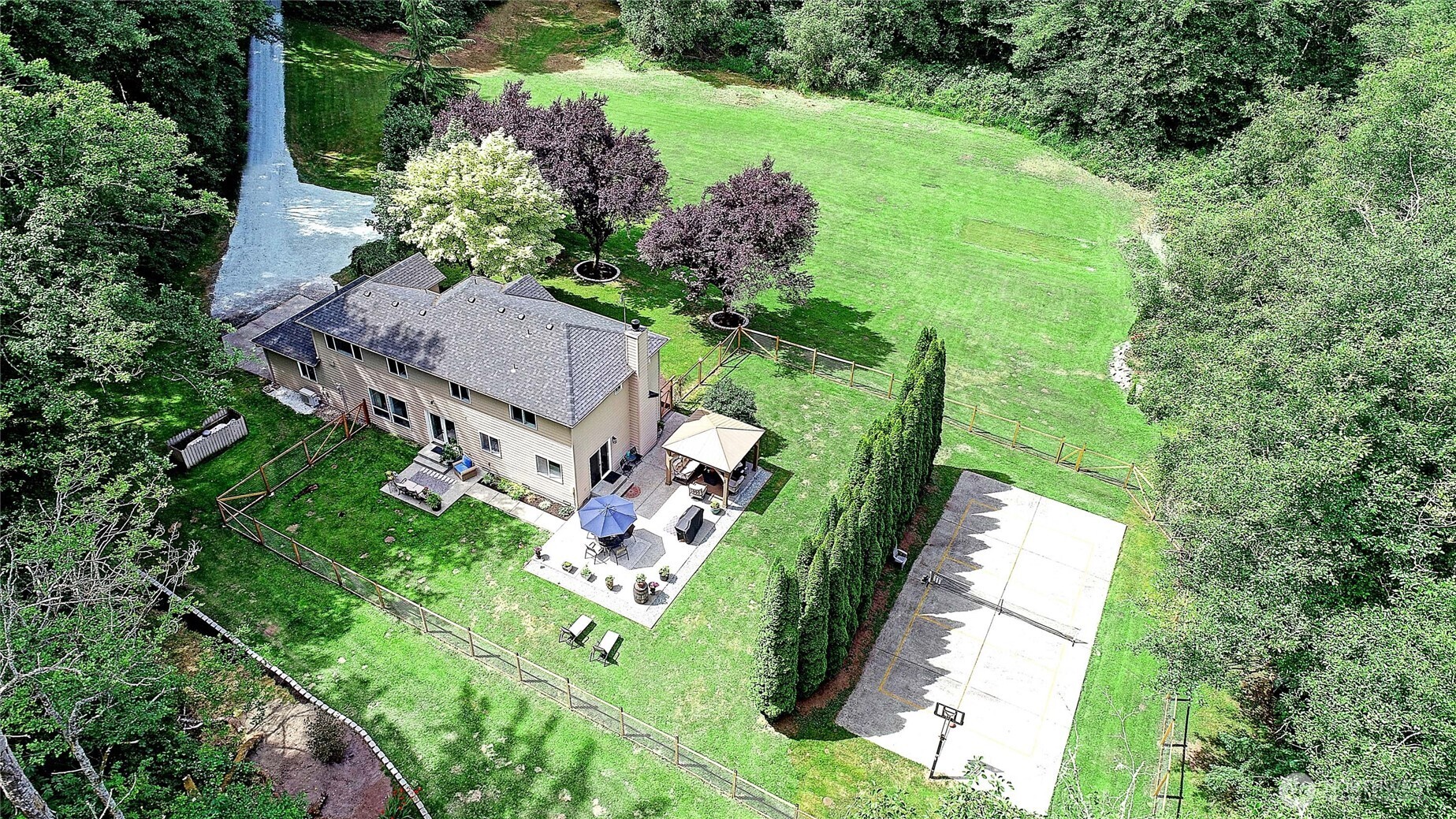 4433 Village Road Property Photo 36