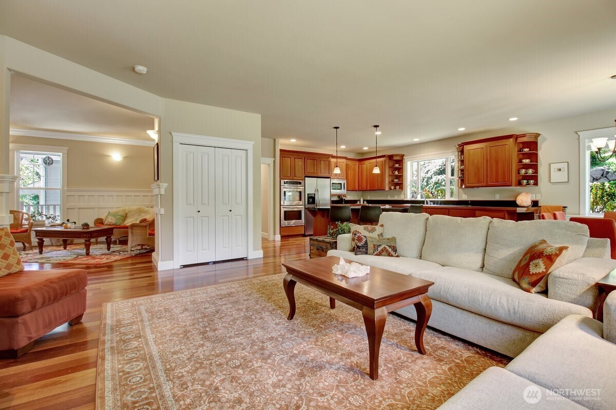1165 Matterhorn Loop Property Photo 8