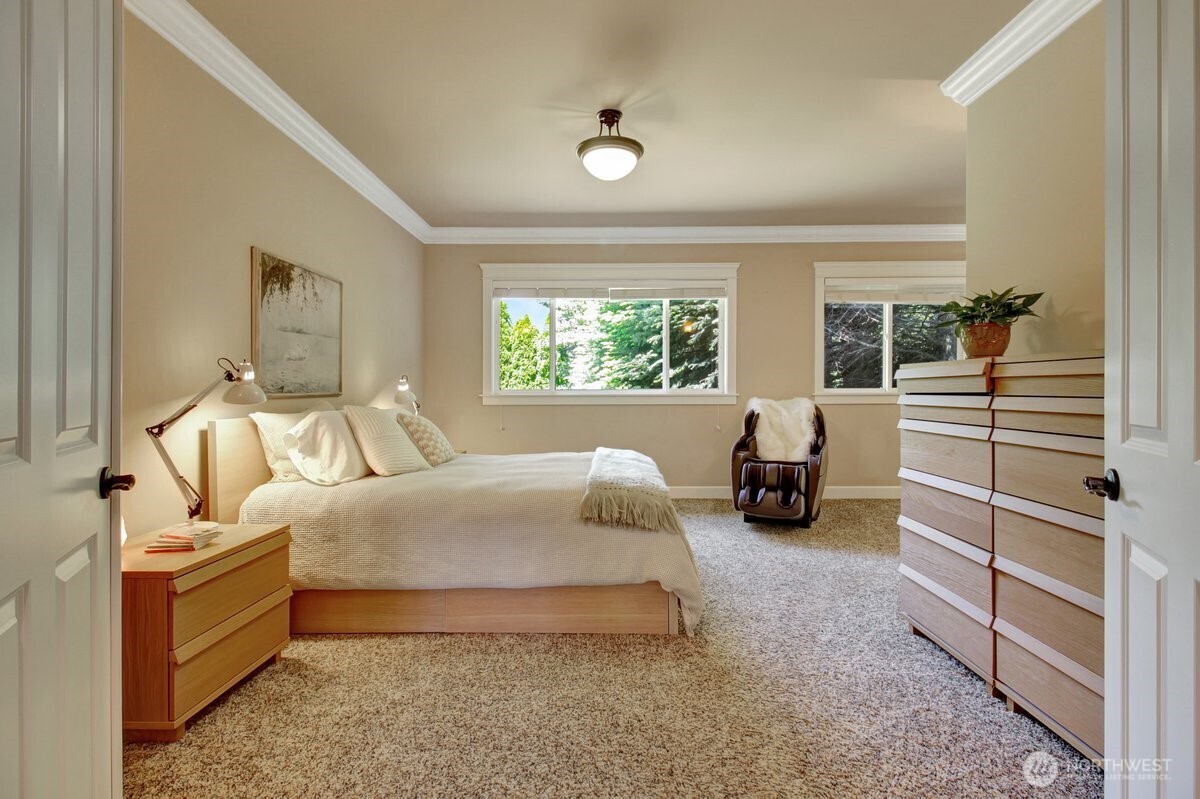 1165 Matterhorn Loop Property Photo 14