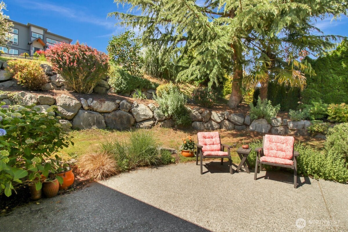 1165 Matterhorn Loop Property Photo 25
