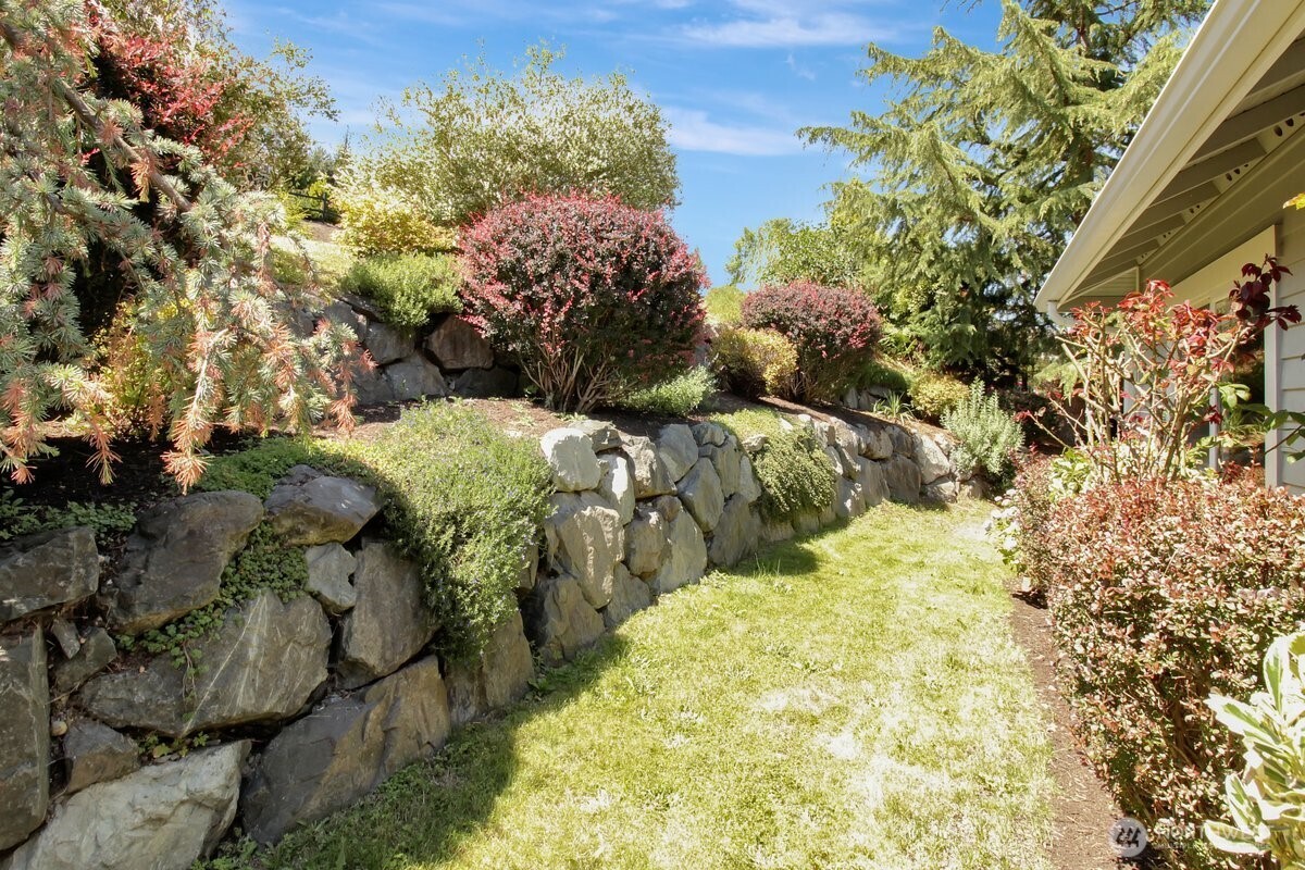 1165 Matterhorn Loop Property Photo 26