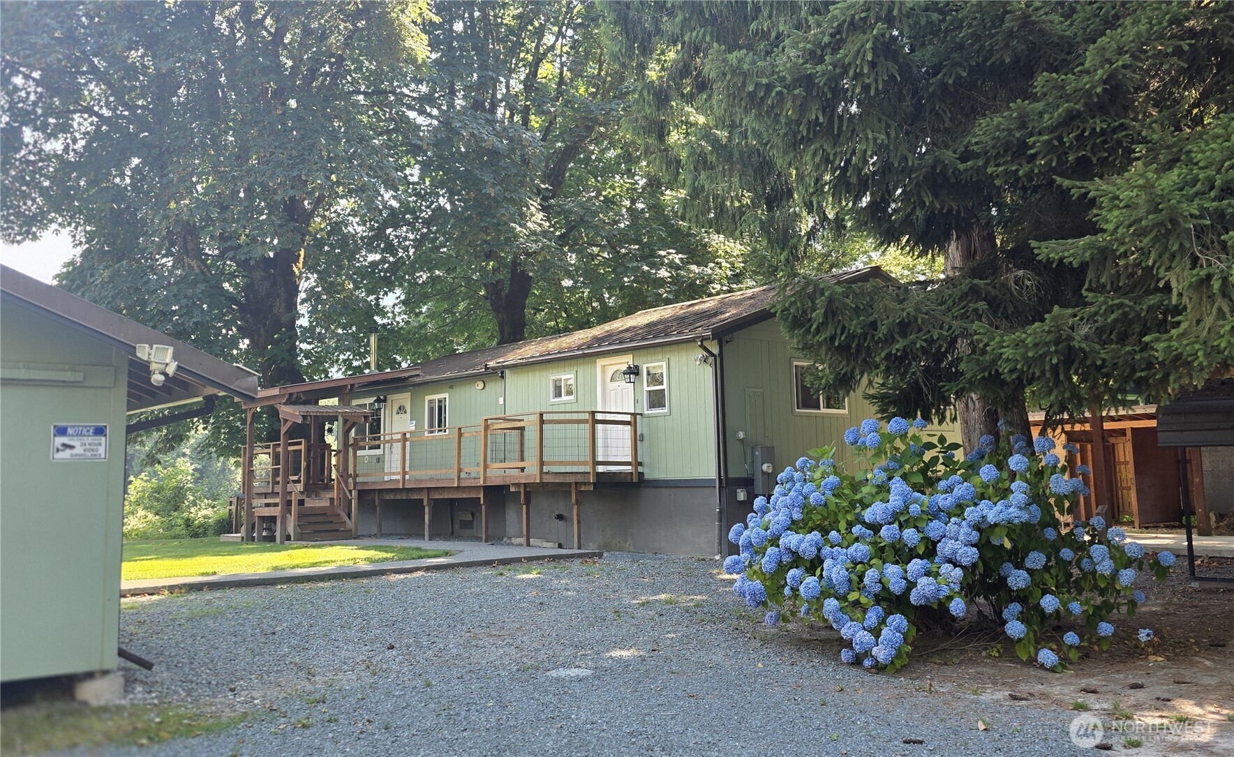 41580 Cape Horn Property Photo 2