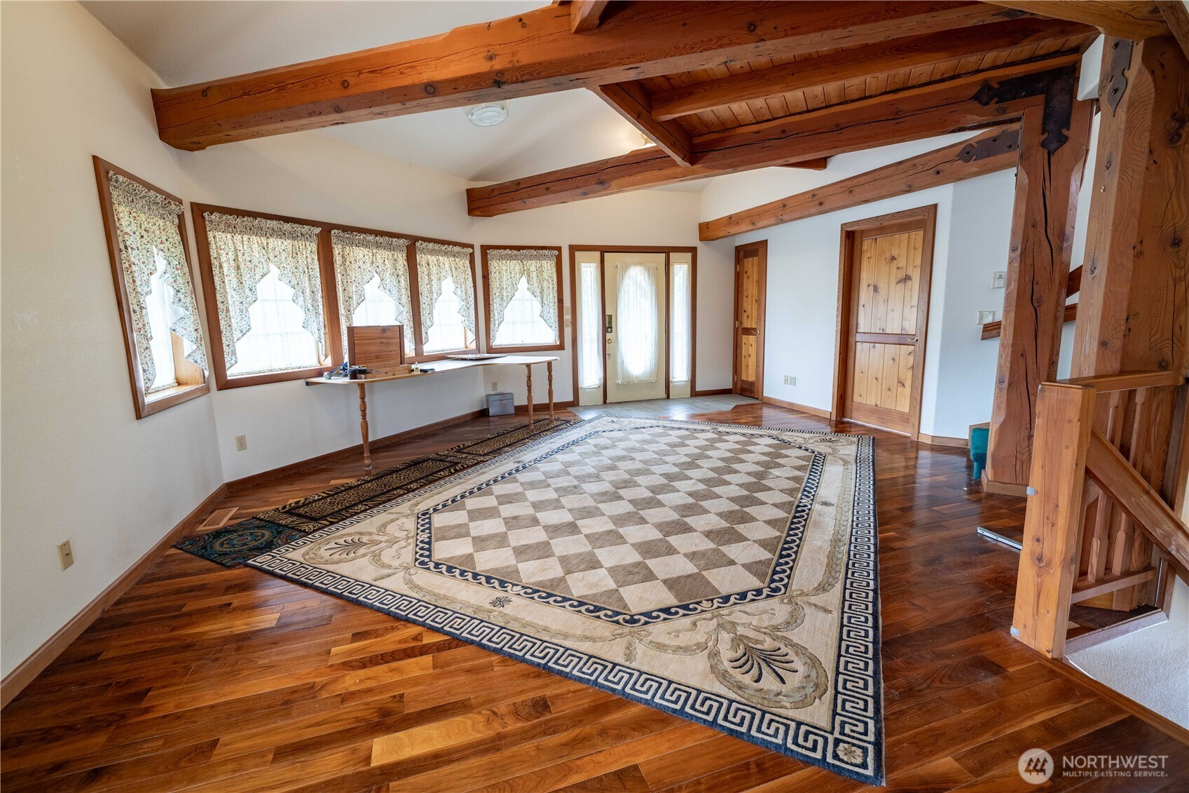 6 Orchard Loop S. Property Photo 5