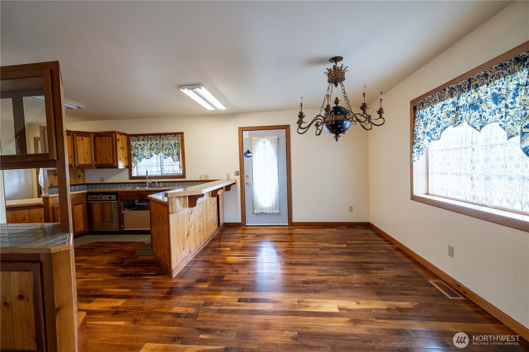 6 Orchard Loop S. Property Photo 6