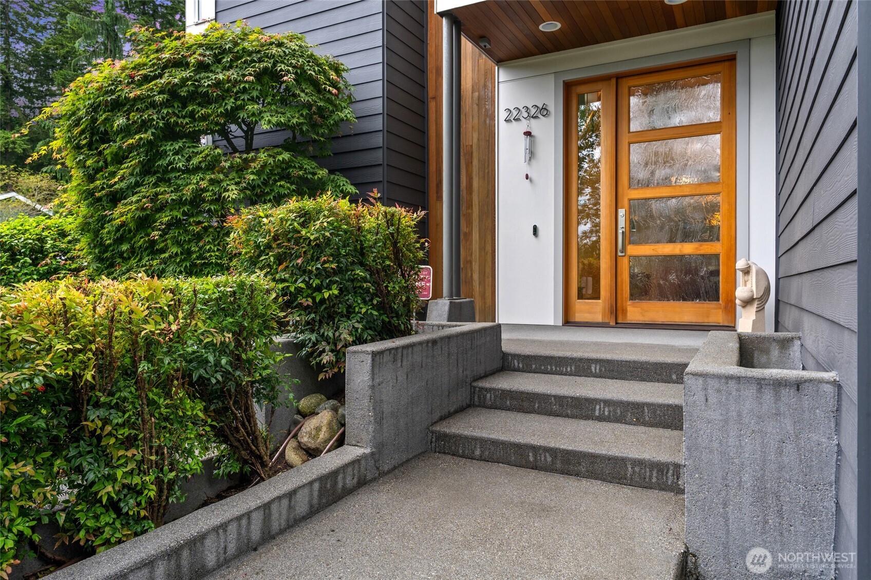 22326 2nd Place Property Photo 3