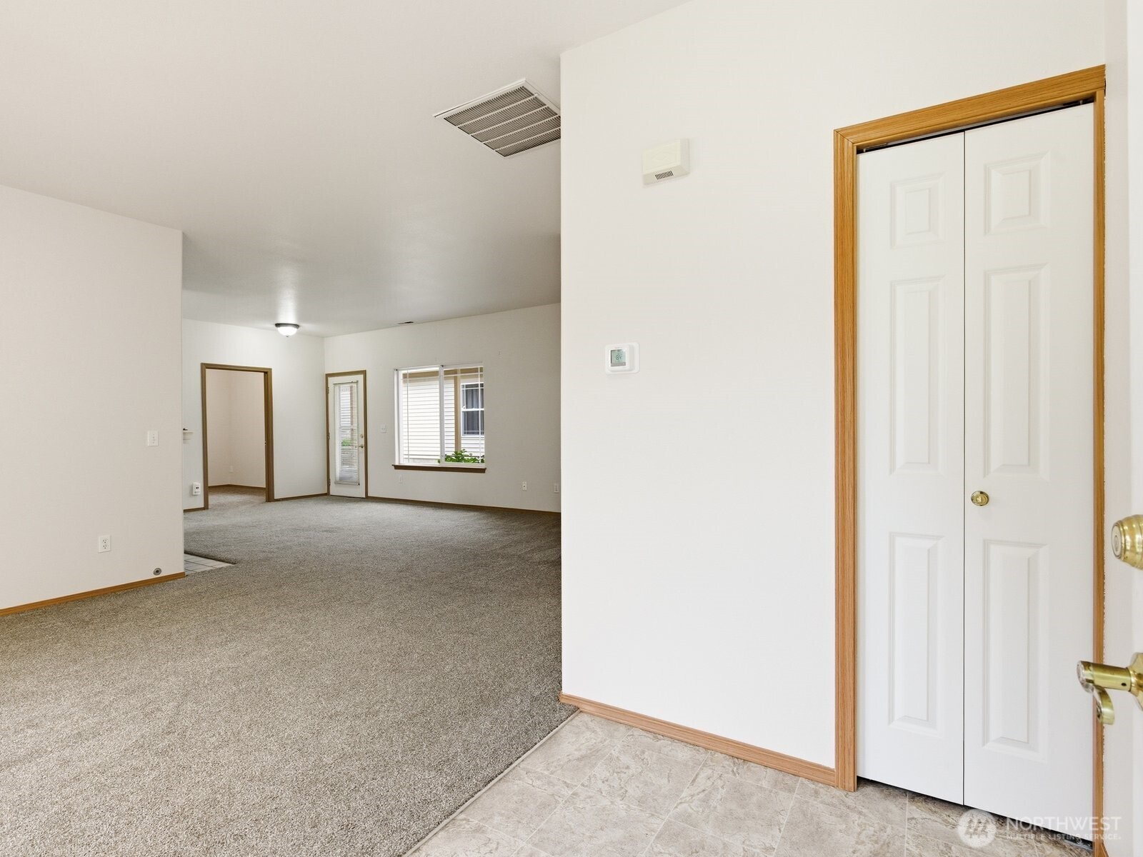 323 N Laventure Road C Property Photo 4