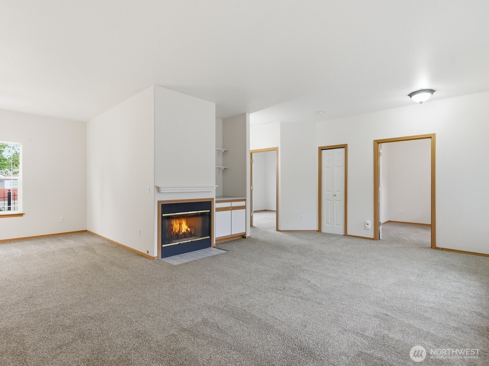 323 N Laventure Road C Property Photo 13
