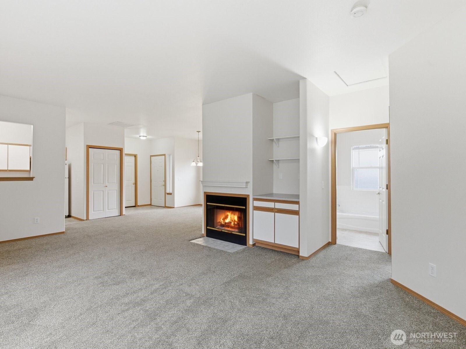 323 N Laventure Road C Property Photo 14