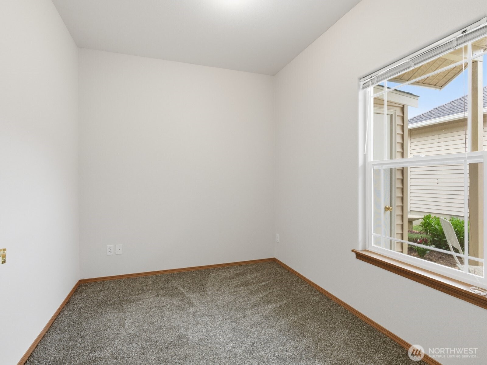 323 N Laventure Road C Property Photo 18