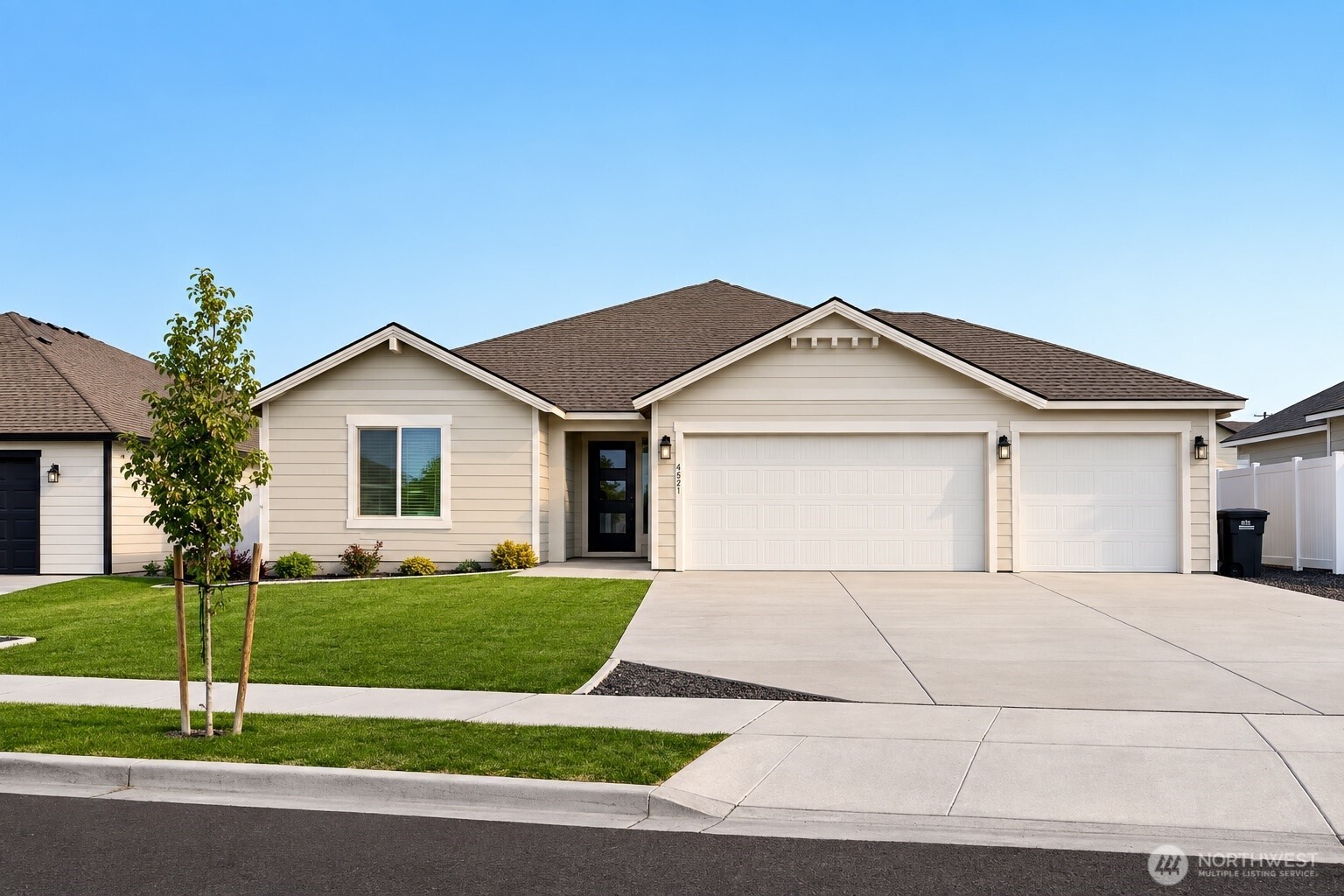 4212 W Sandy Court Property Photo 1