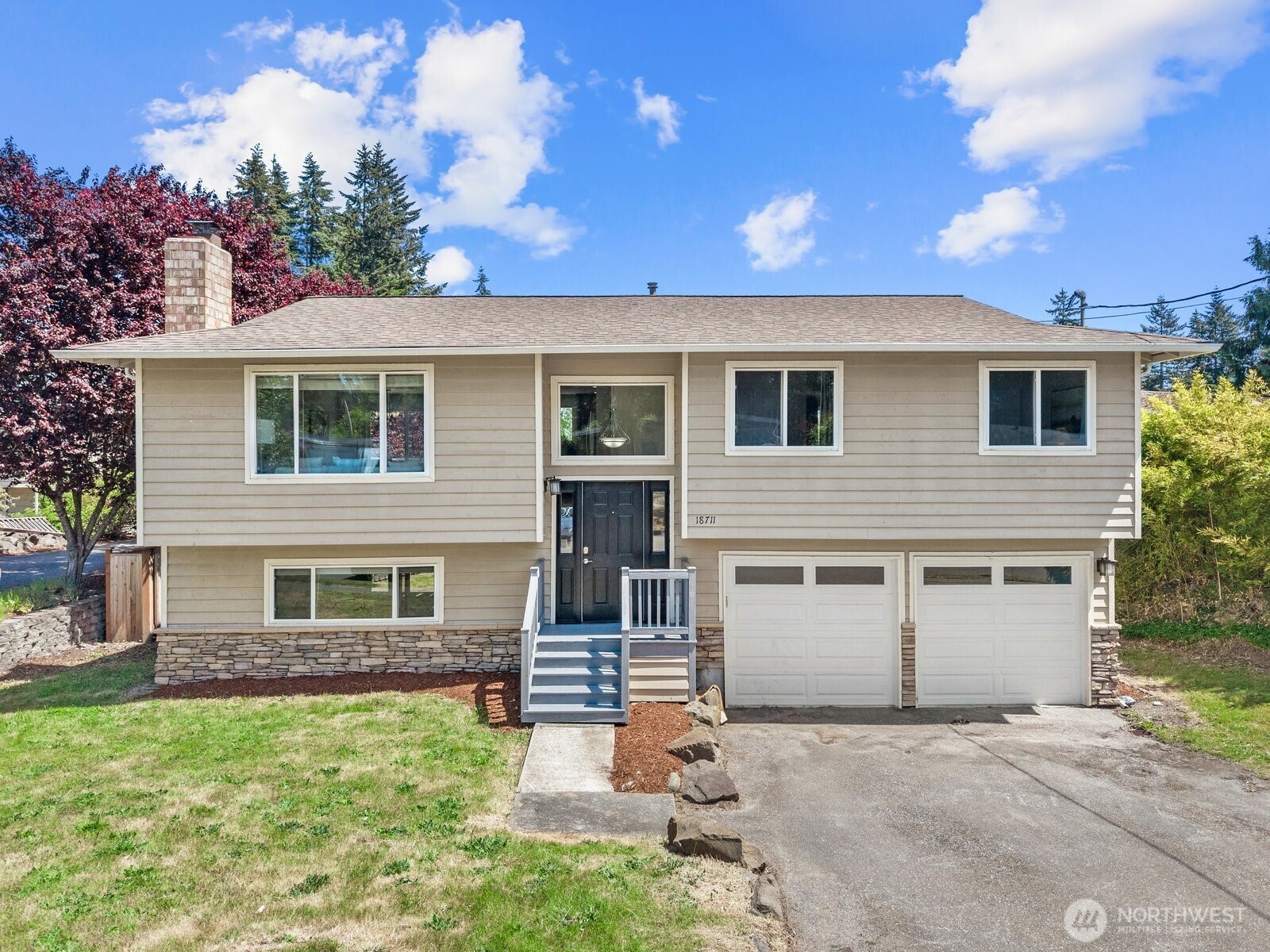 18711 64th Avenue Property Photo 1