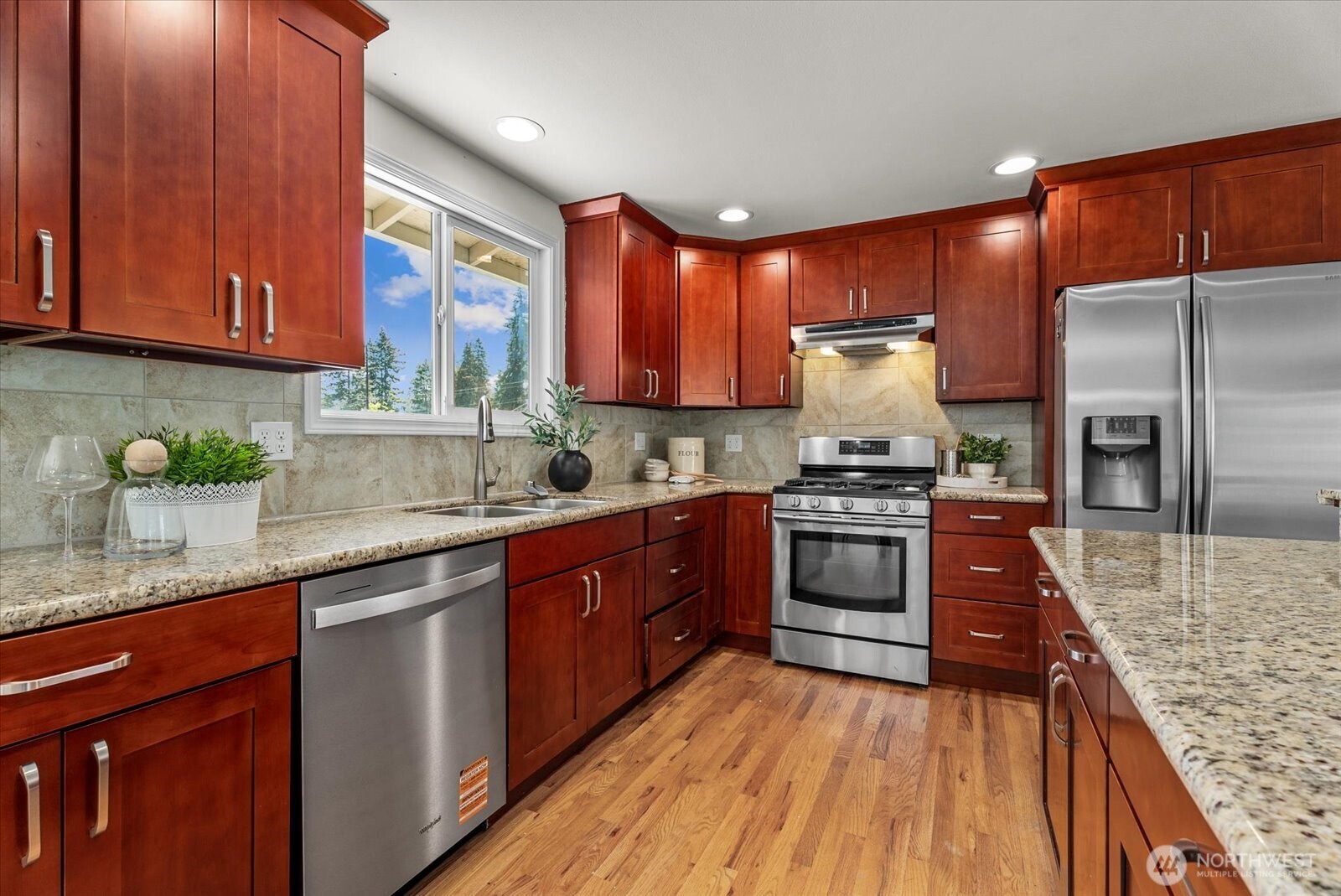18711 64th Avenue Property Photo 8