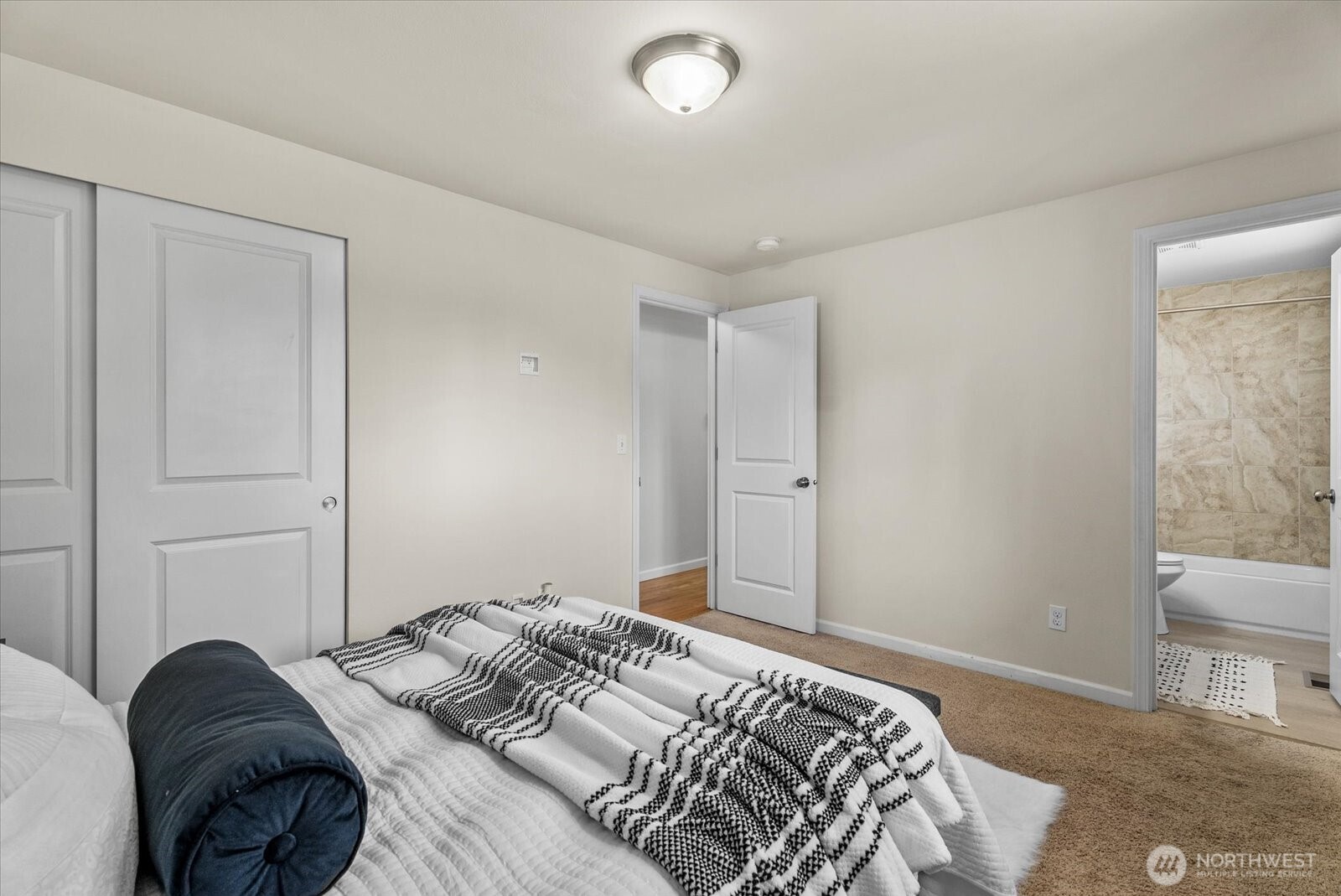 18711 64th Avenue Property Photo 12