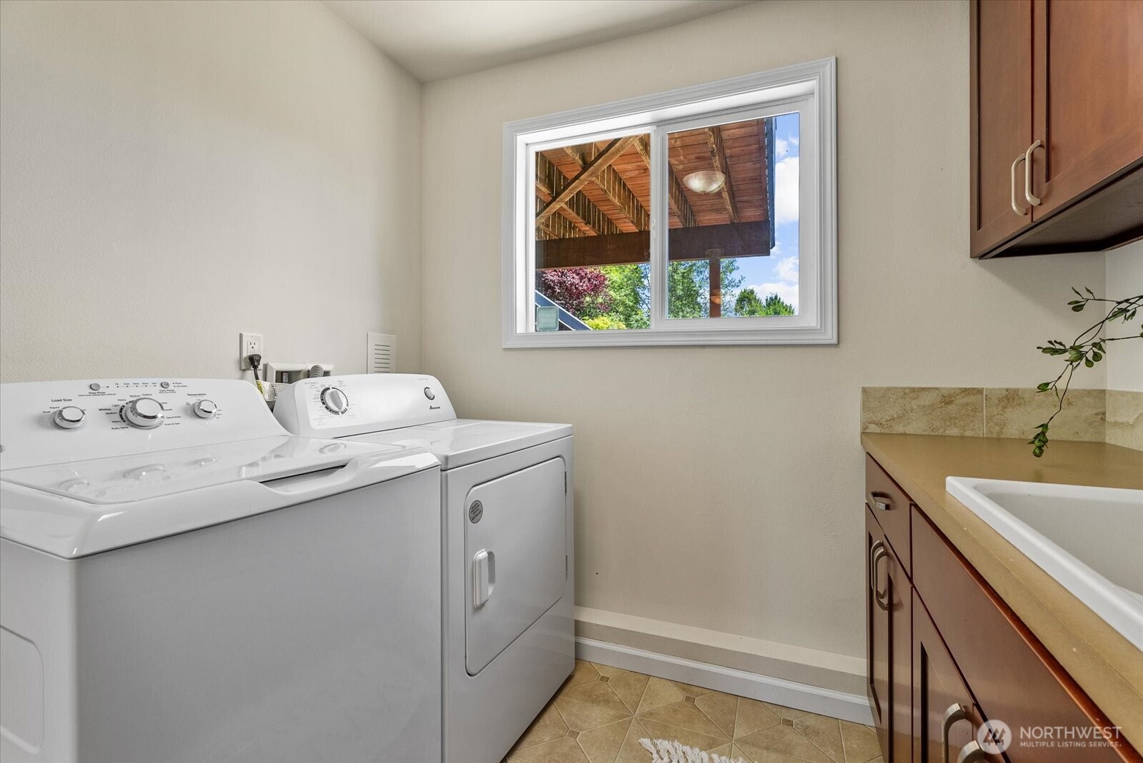 18711 64th Avenue Property Photo 18