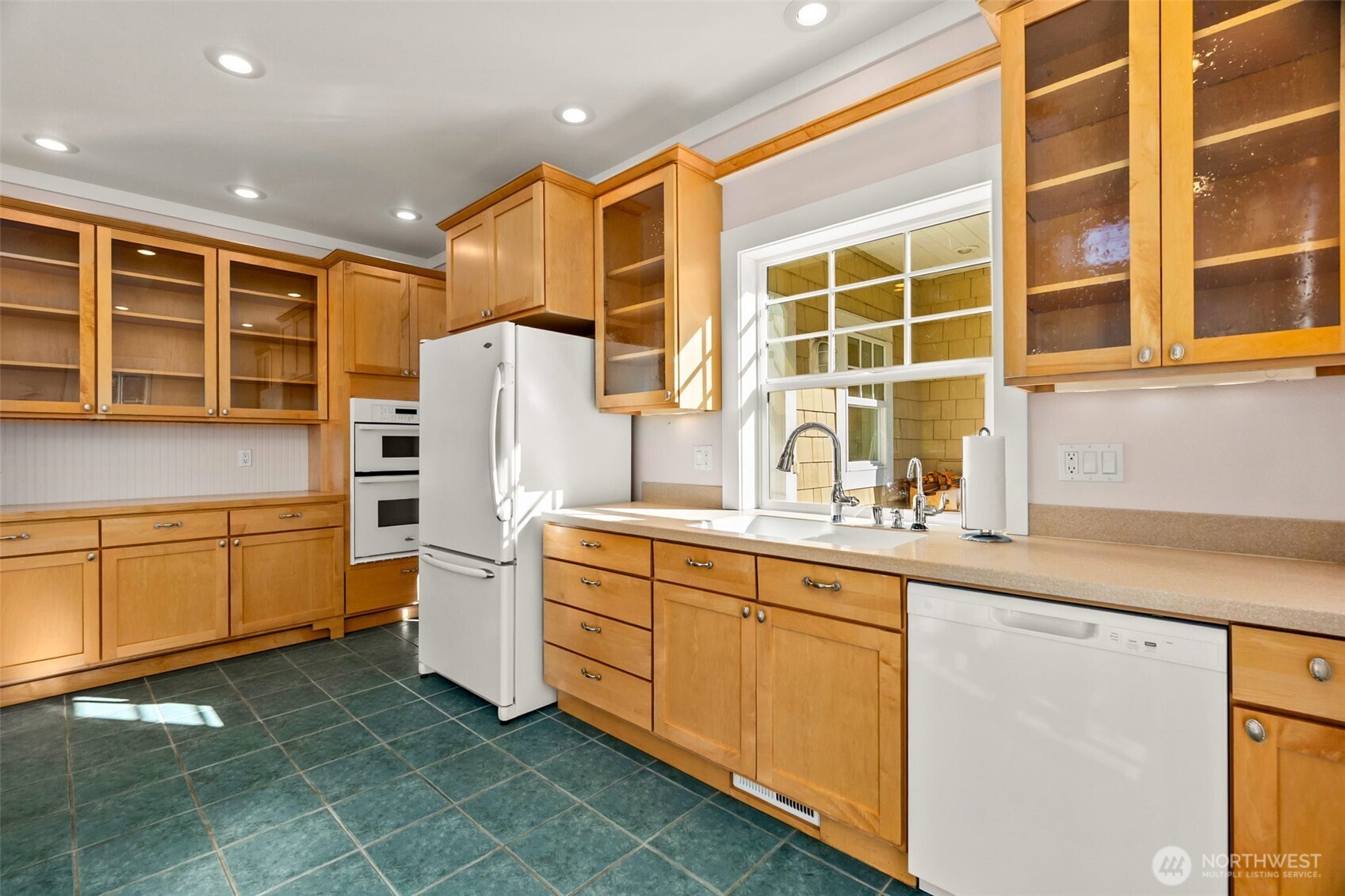 1800 E South Island Drive Property Photo 12