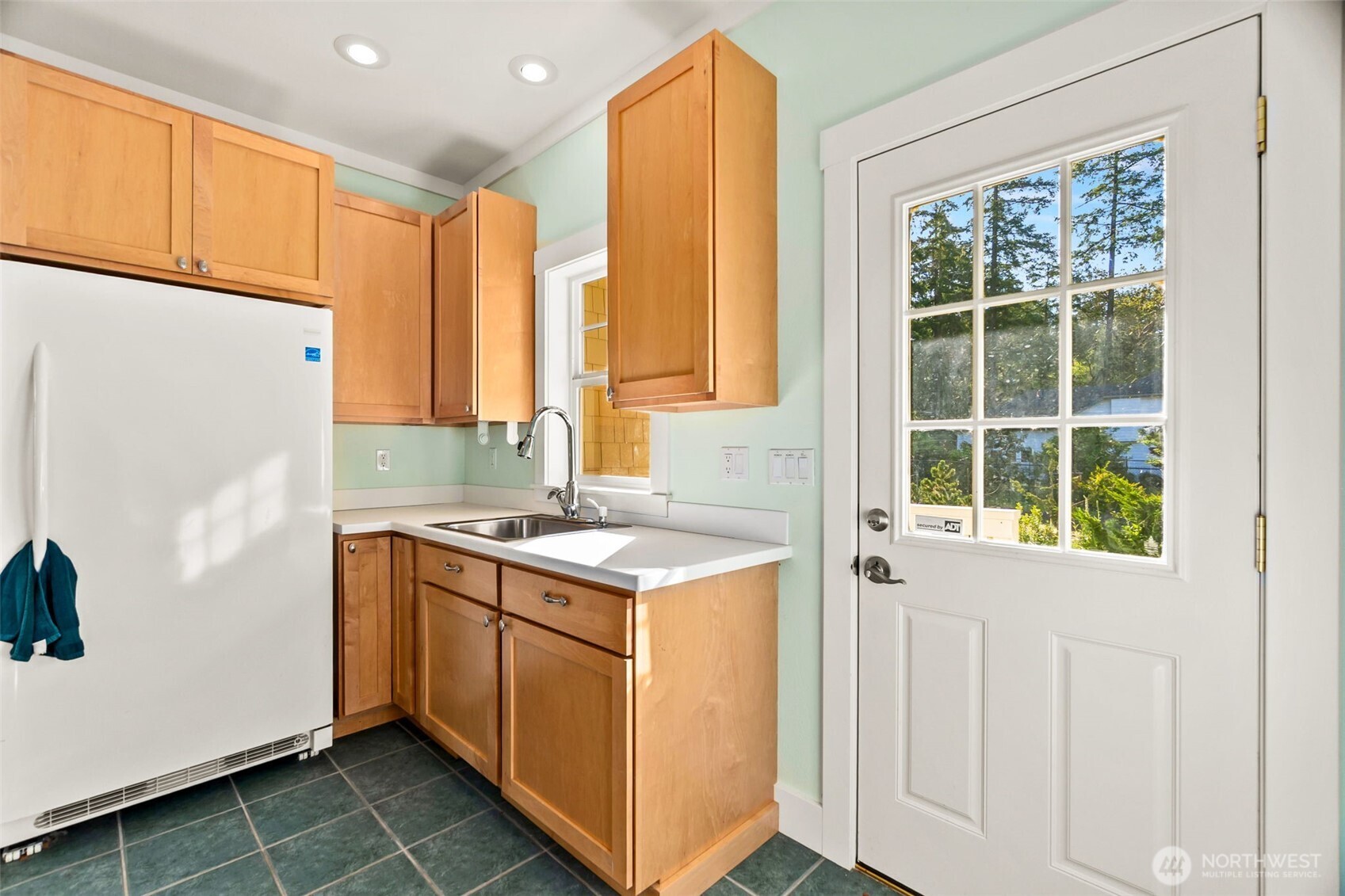 1800 E South Island Drive Property Photo 14