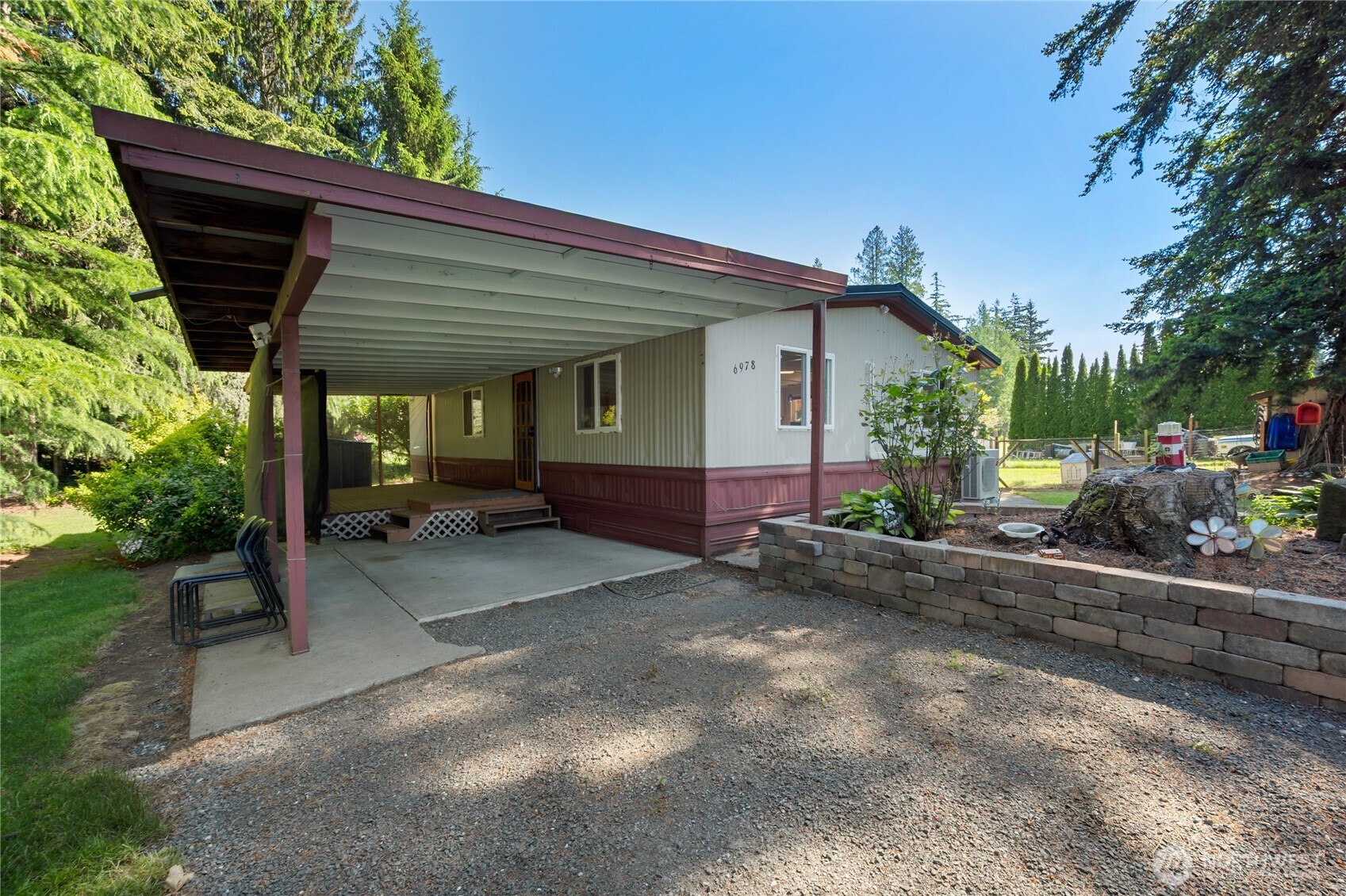 6978 Hannegan Road Property Photo 3
