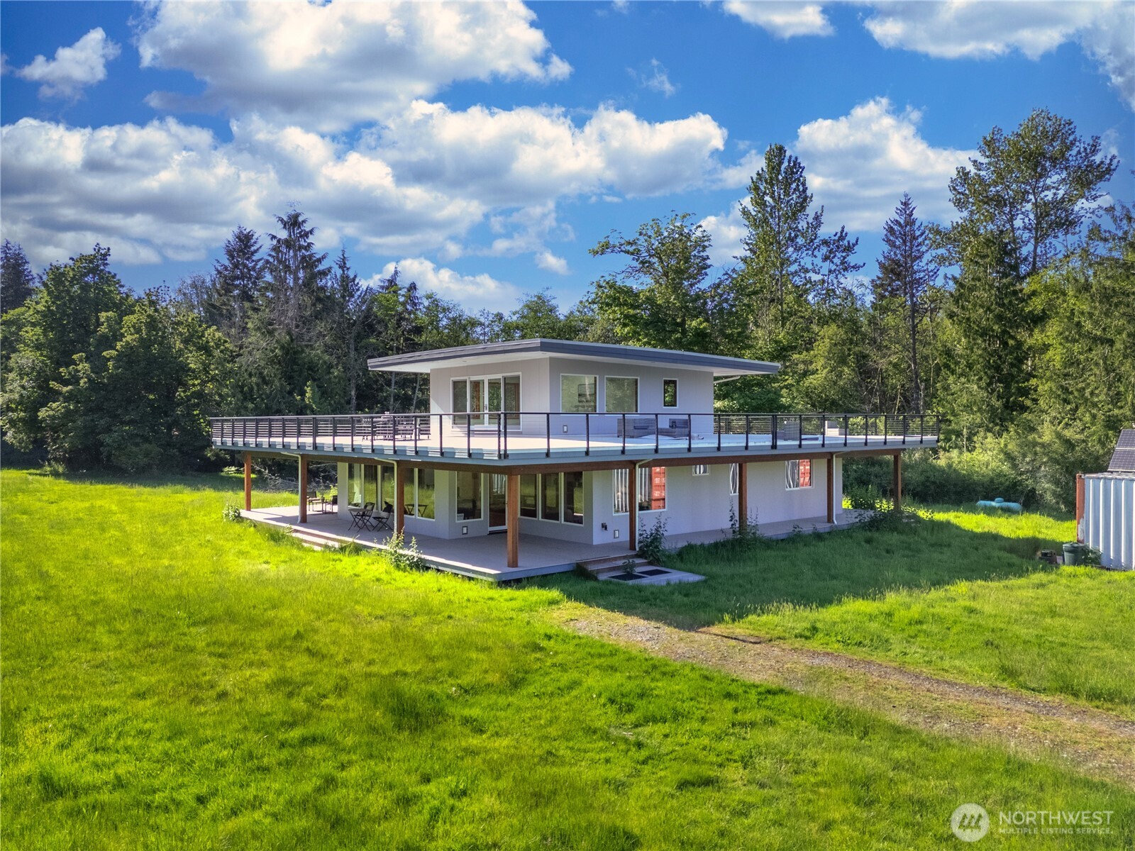 5233 Pheasant Run Lane Property Photo 1