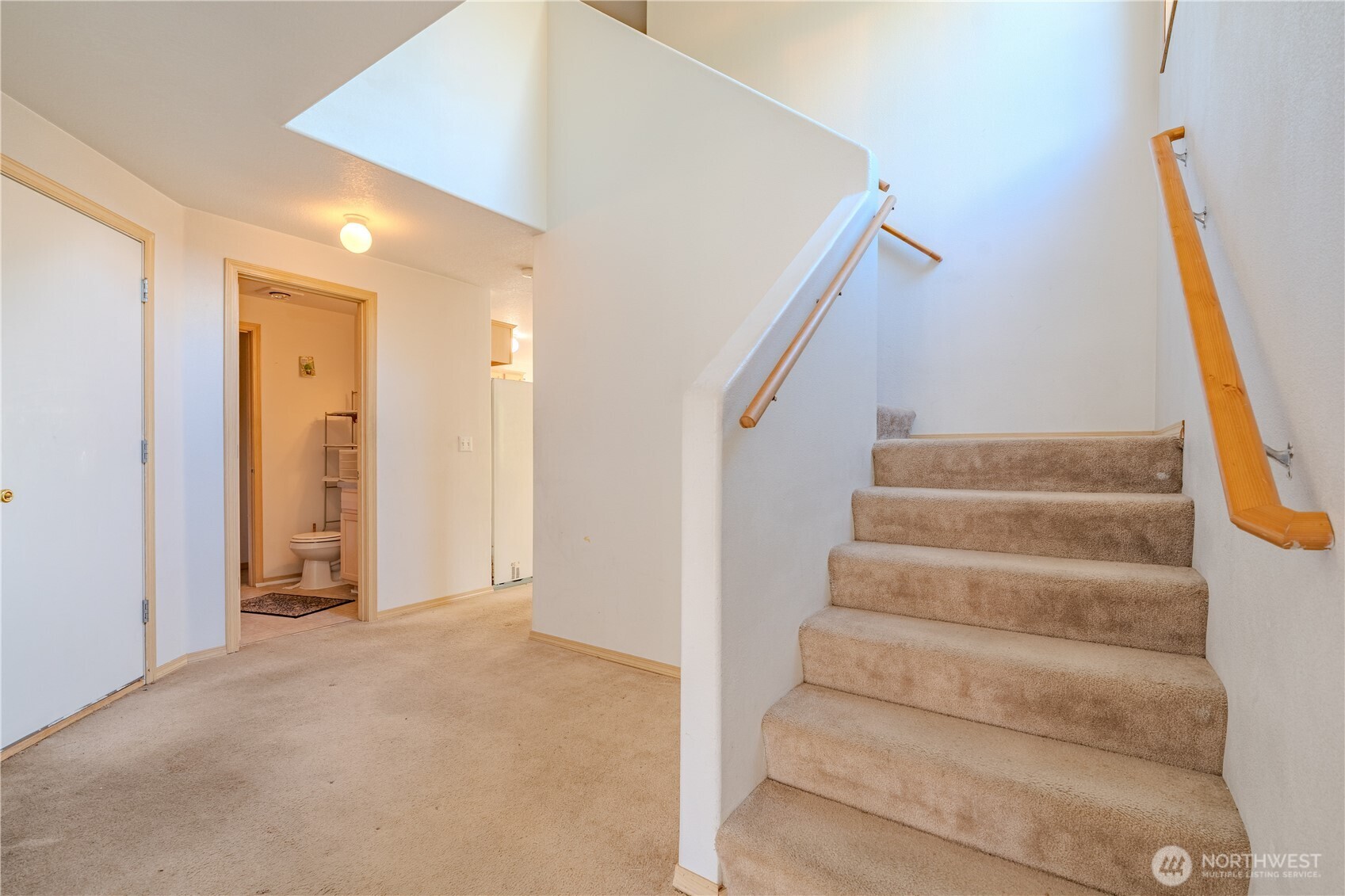 1115 W 33rd Way Property Photo 4