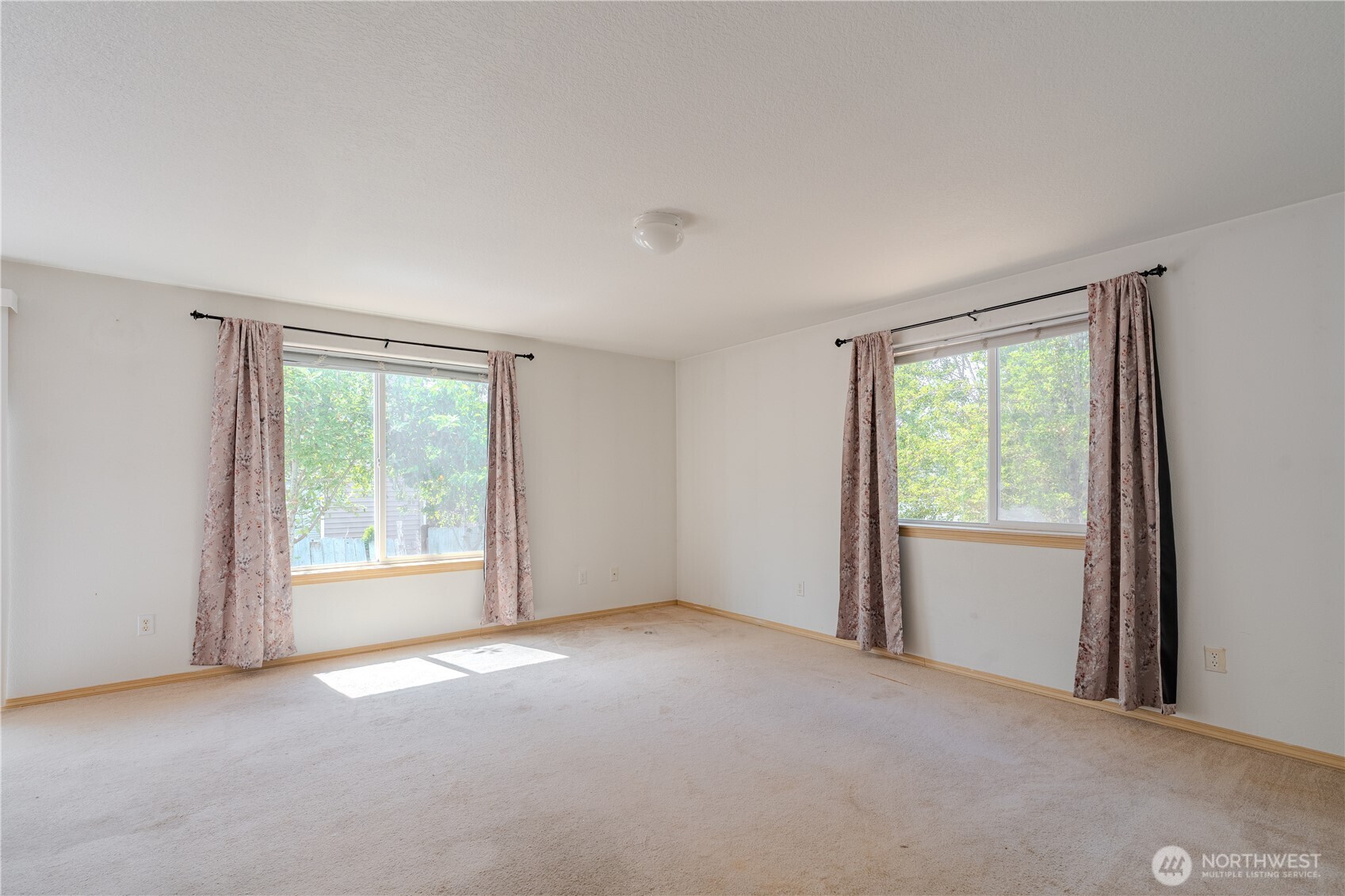 1115 W 33rd Way Property Photo 7