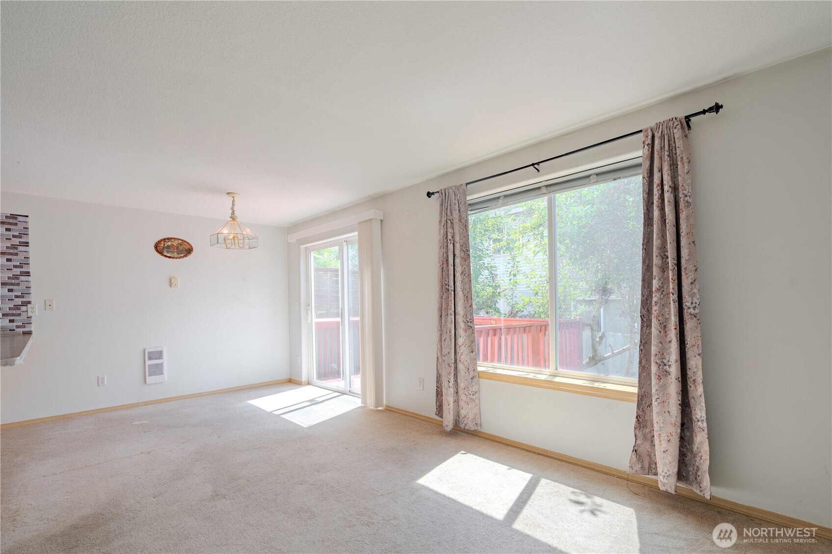 1115 W 33rd Way Property Photo 9