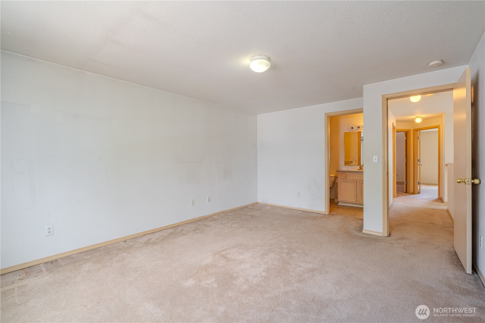 1115 W 33rd Way Property Photo 22